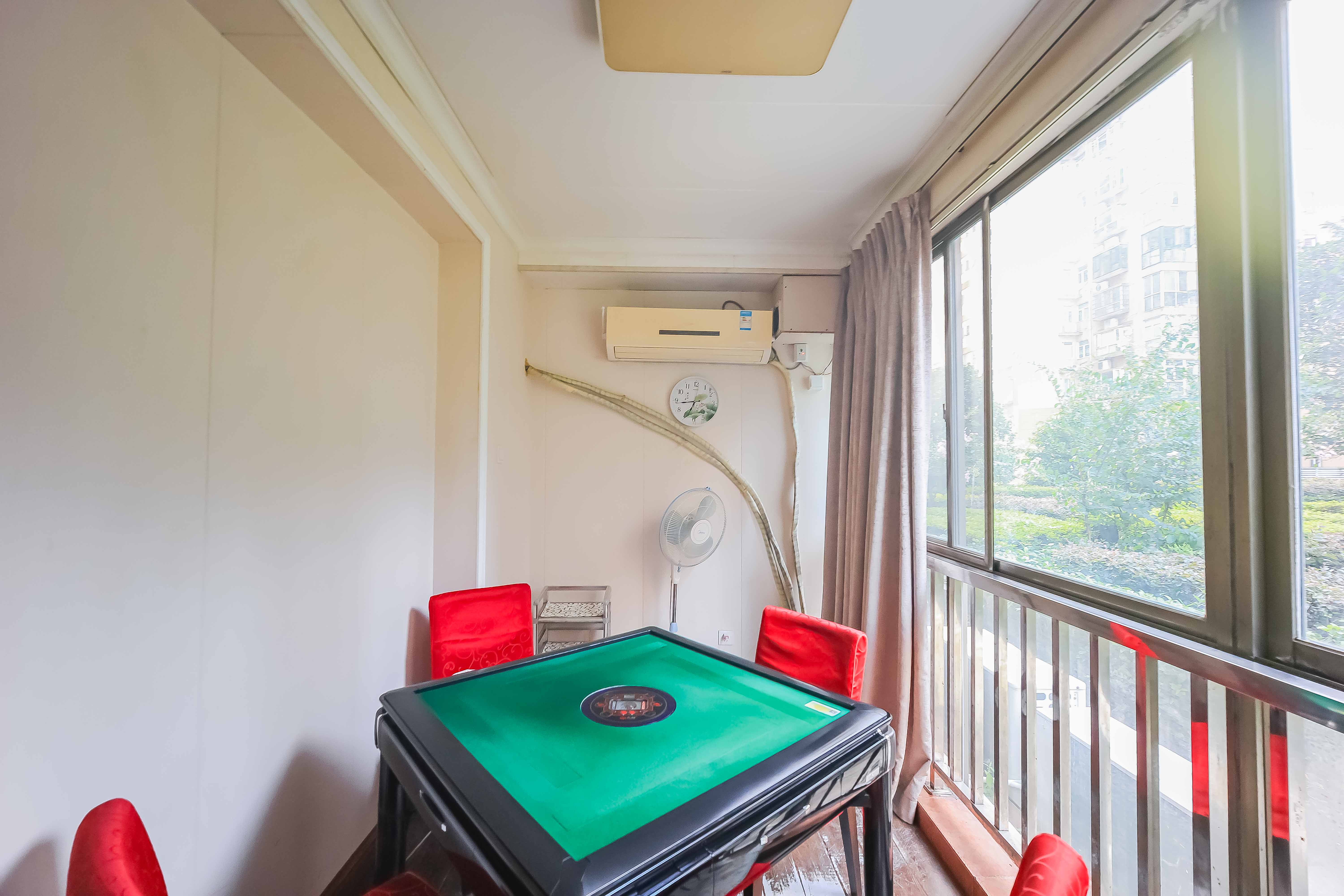 中天枫景园  3室2厅2卫    310.0万卧室