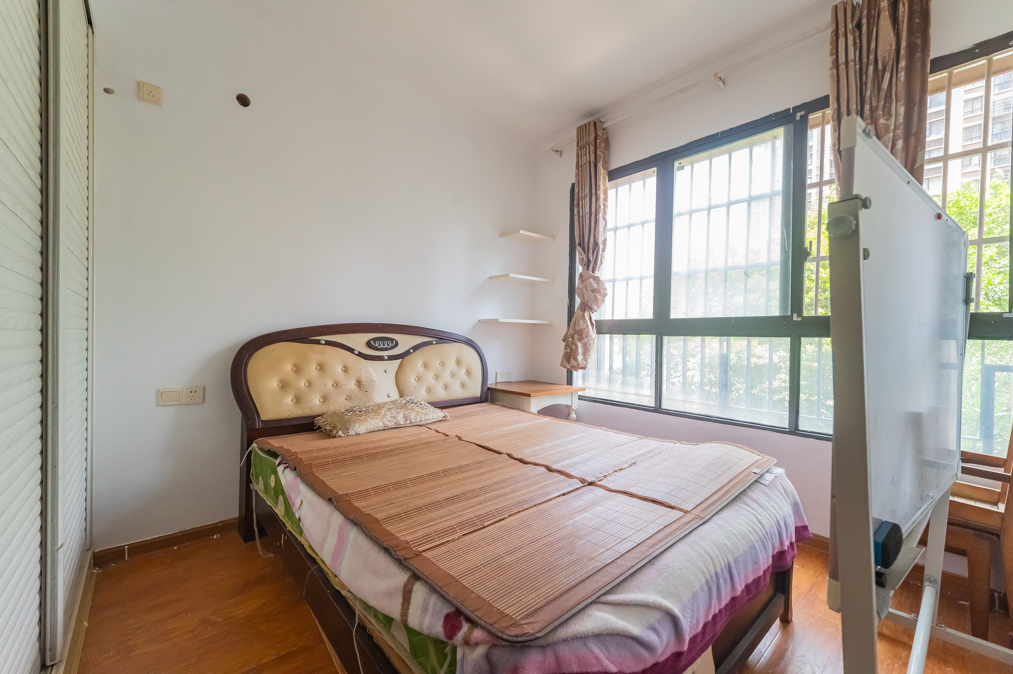 华润凤凰城三期 3室2厅2卫 84.8万 华润凤凰城三期 3室2厅2卫 84.8万卧室