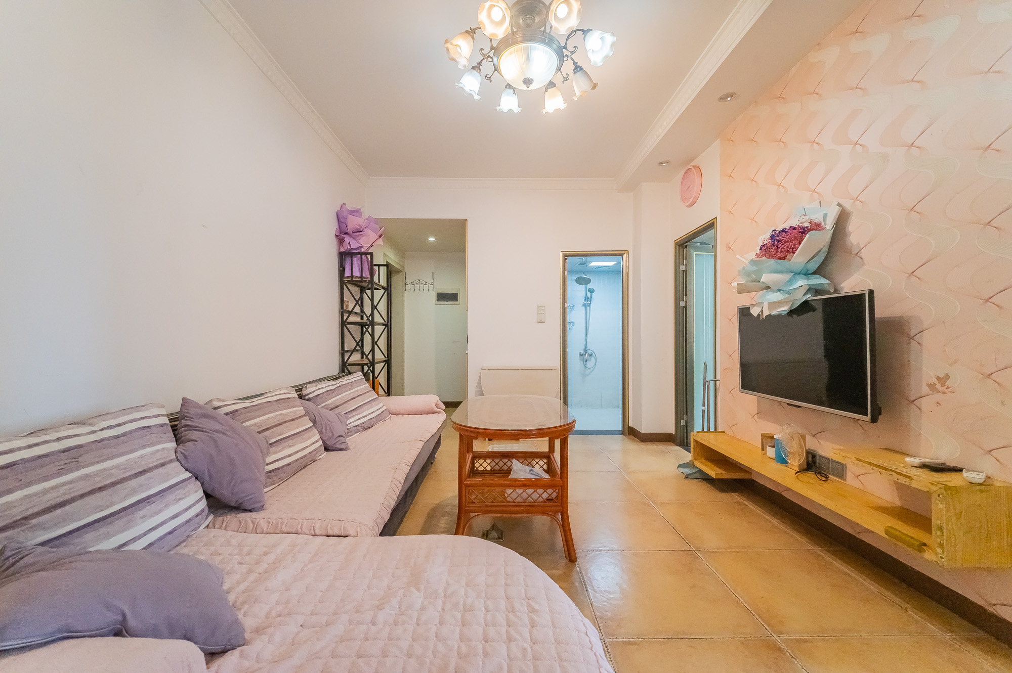 东方航标 2室1厅1卫 57.8万 东方航标 2室1厅1卫 57.8万客厅