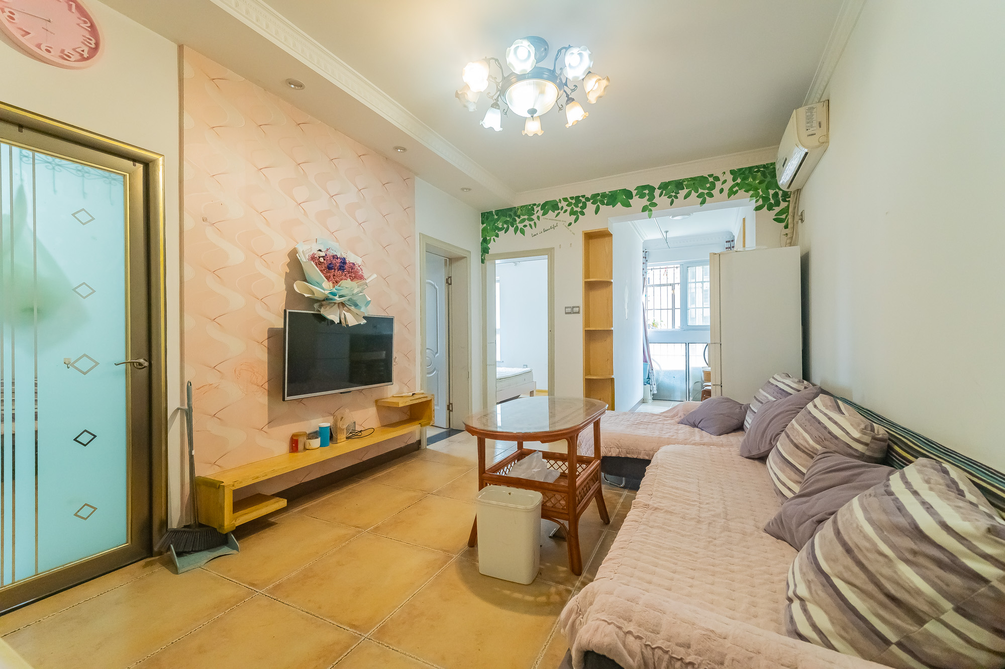 东方航标 2室1厅1卫 57.8万 东方航标 2室1厅1卫 57.8万客厅