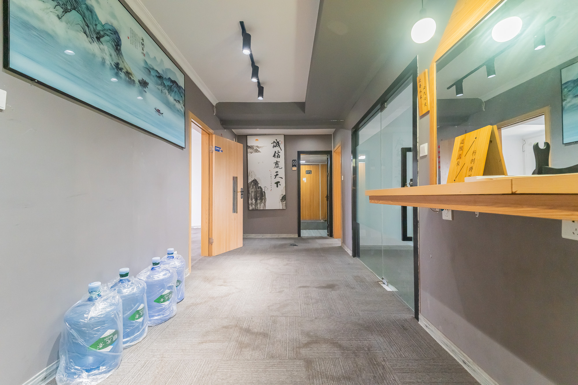 尚城 1室2厅2卫 93.8万 尚城 1室2厅2卫 93.8万客厅