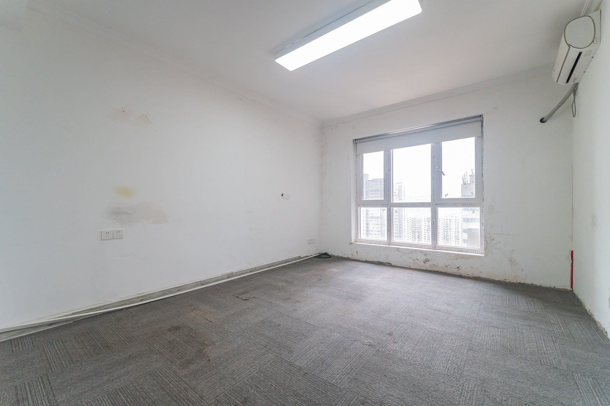 尚城 1室2厅2卫 93.8万 尚城 1室2厅2卫 93.8万其他