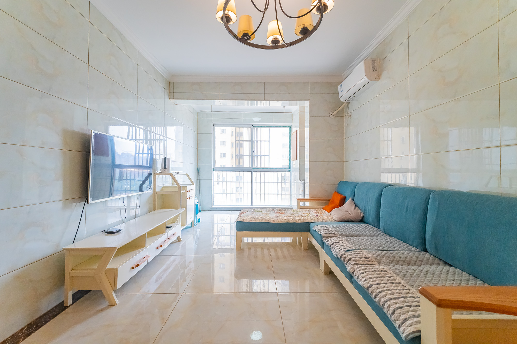 MOMA当代广场  3室2厅1卫    78.0万 MOMA当代广场  3室2厅1卫    78.0万客厅