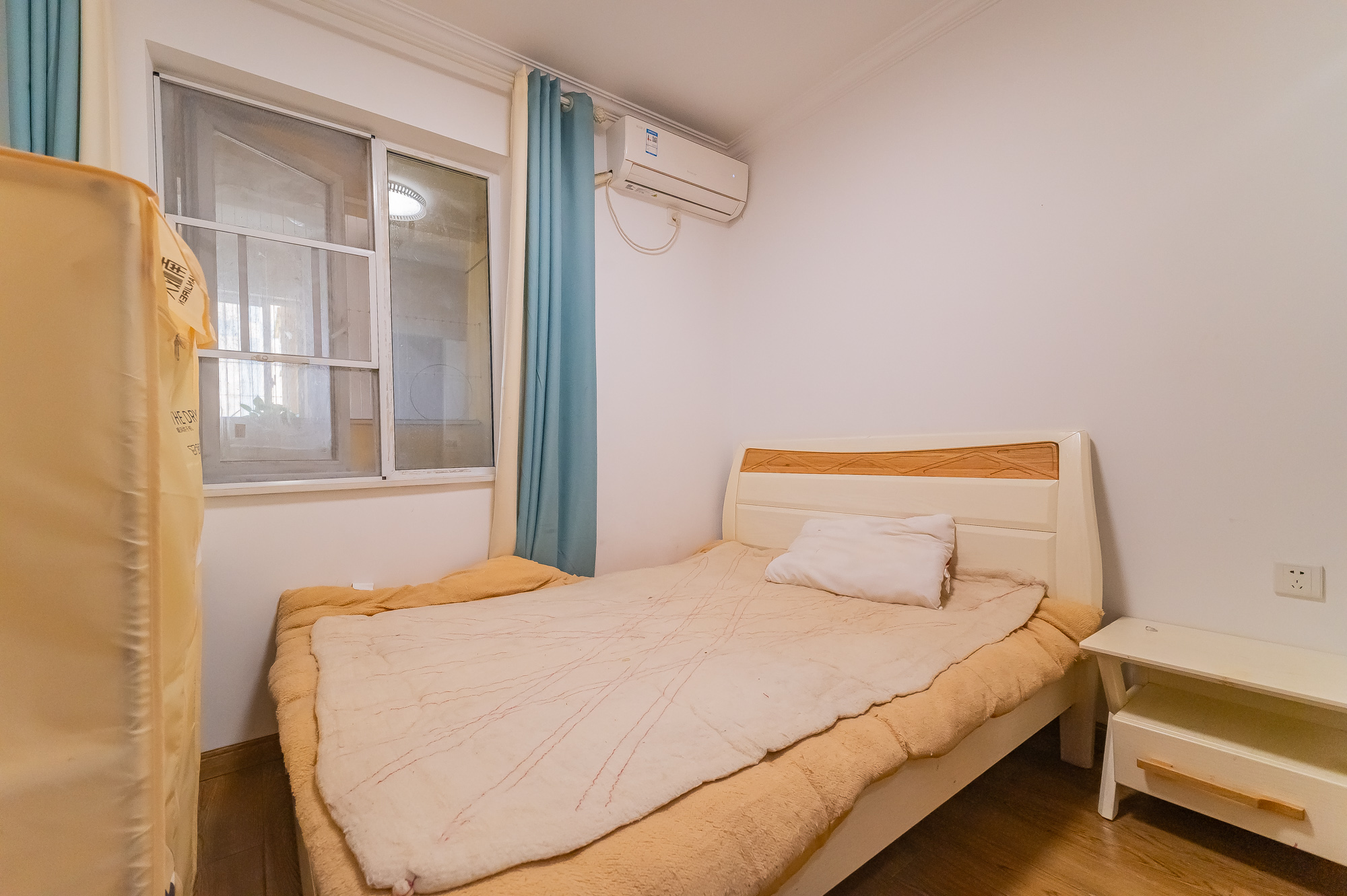 MOMA当代广场  3室2厅1卫    78.0万 MOMA当代广场  3室2厅1卫    78.0万卧室