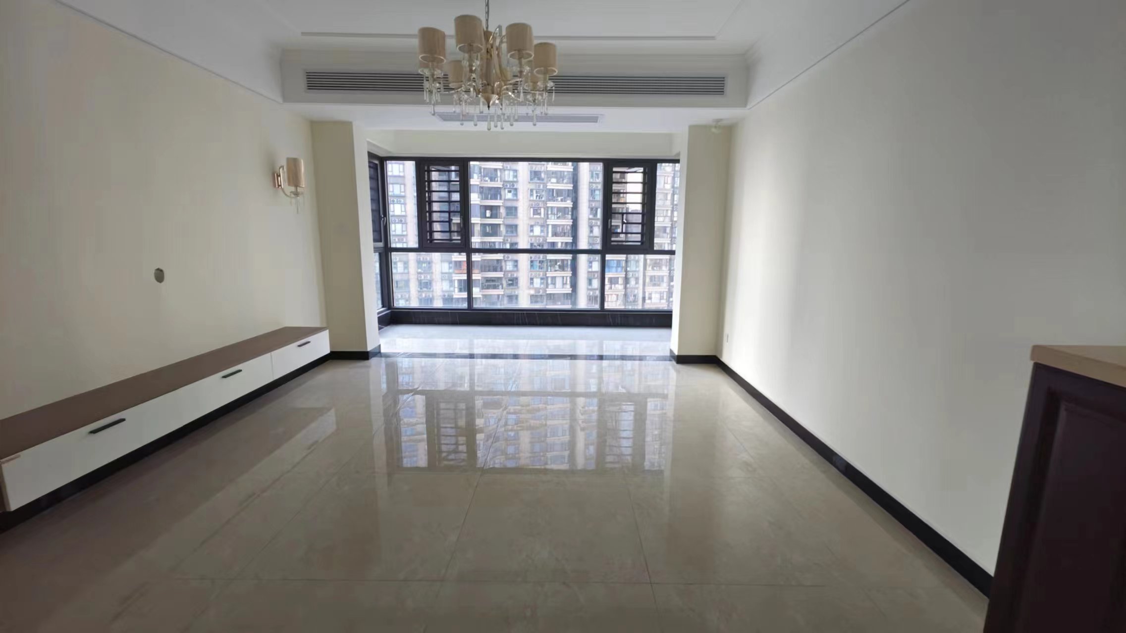 恒大华府  4室2厅2卫    108.0万 恒大华府  4室2厅2卫    108.0万室内图