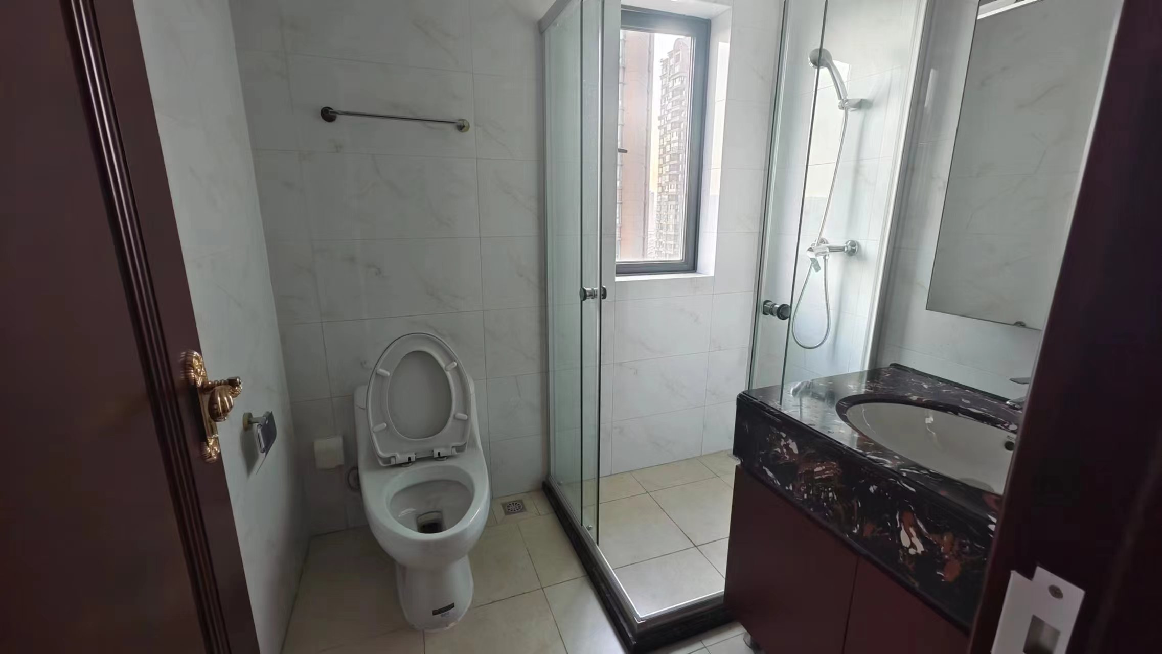 恒大华府  4室2厅2卫    108.0万 恒大华府  4室2厅2卫    108.0万室内图