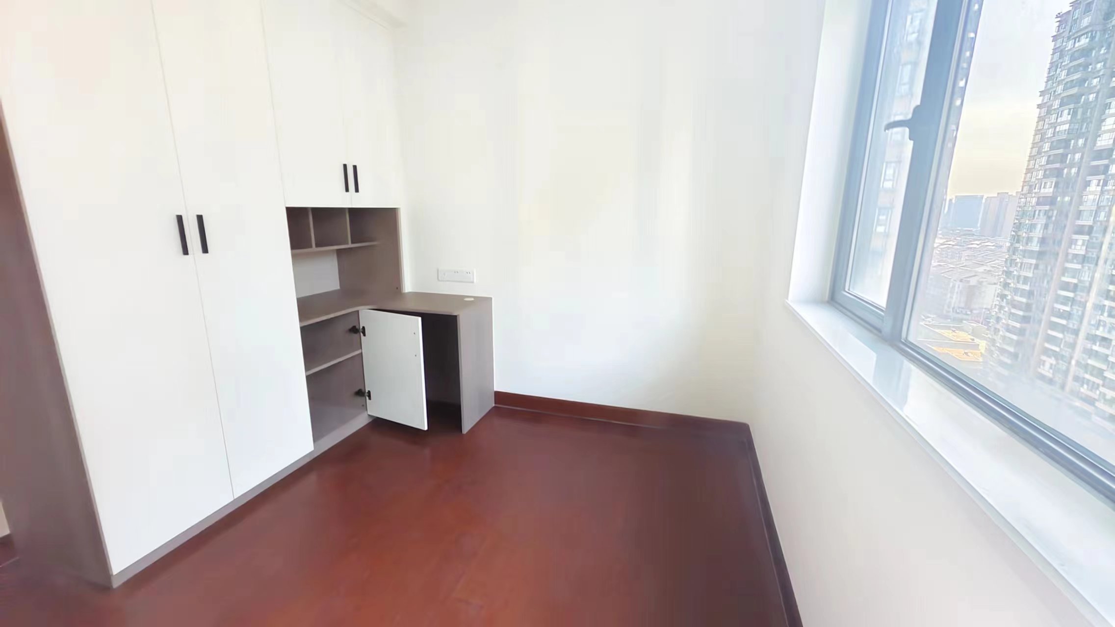 恒大华府  4室2厅2卫    108.0万 恒大华府  4室2厅2卫    108.0万室内图