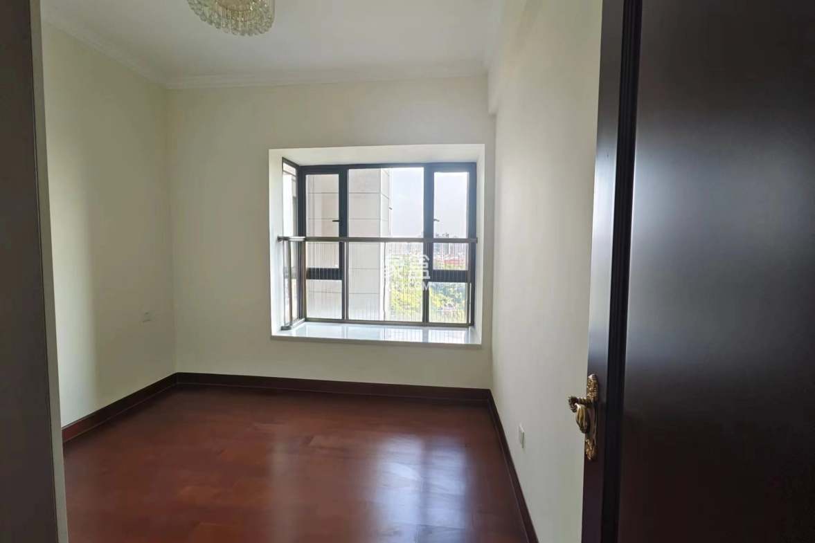 恒大华府  4室2厅2卫    108.0万 恒大华府  4室2厅2卫    108.0万室内图