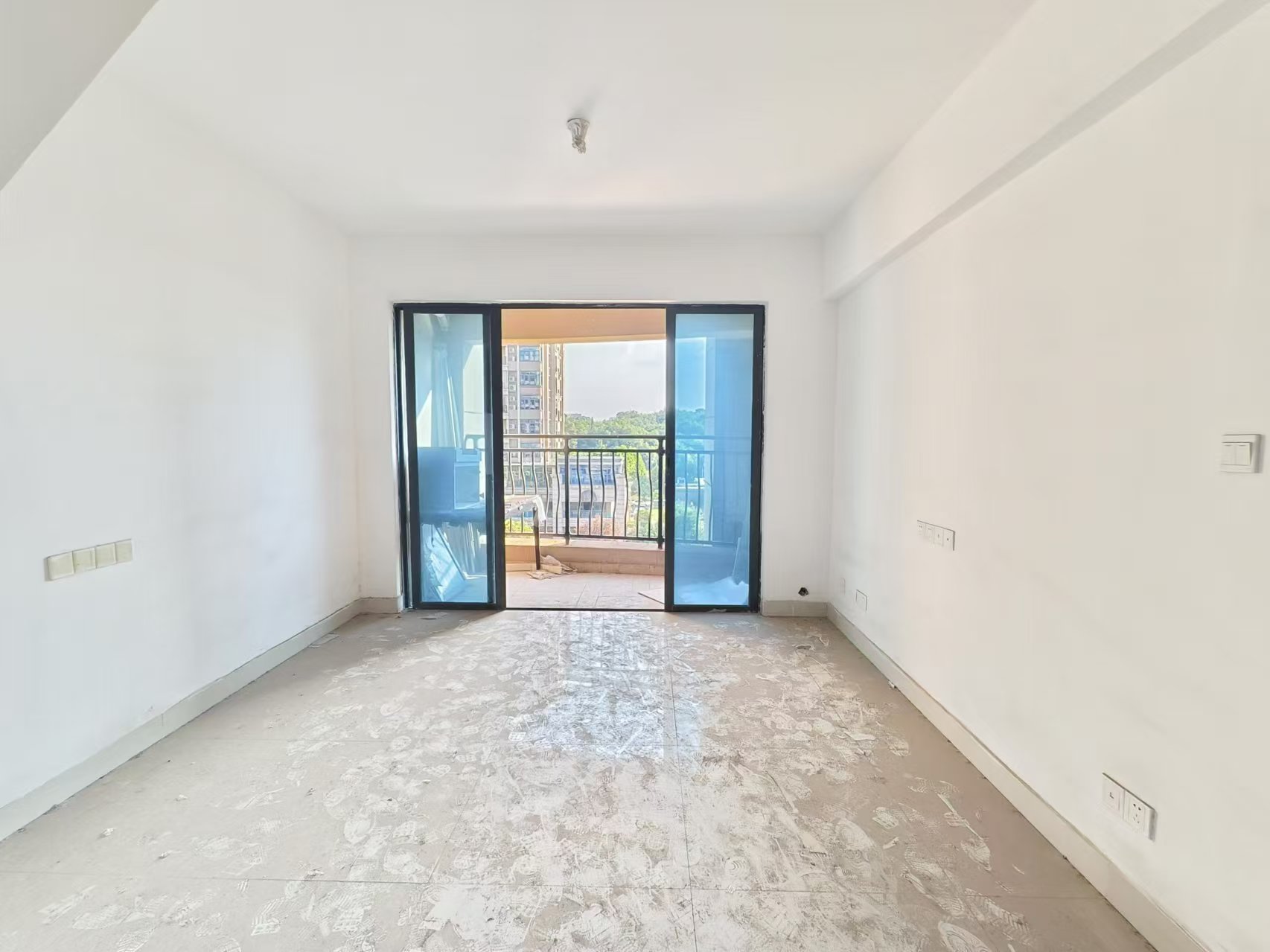 碧桂园 4室2厅3卫 73.0万 碧桂园 4室2厅3卫 73.0万室内图