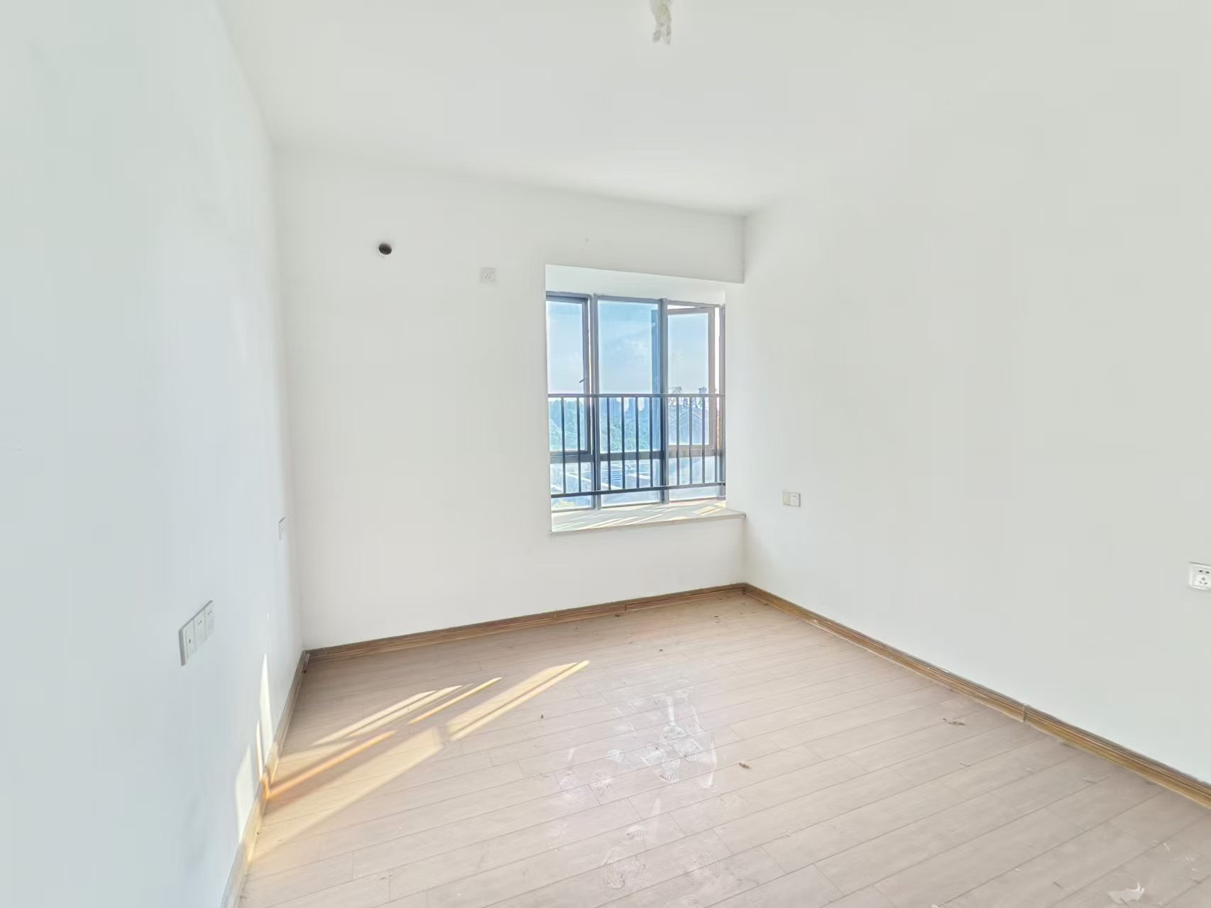 碧桂园 4室2厅3卫 73.0万 碧桂园 4室2厅3卫 73.0万室内图