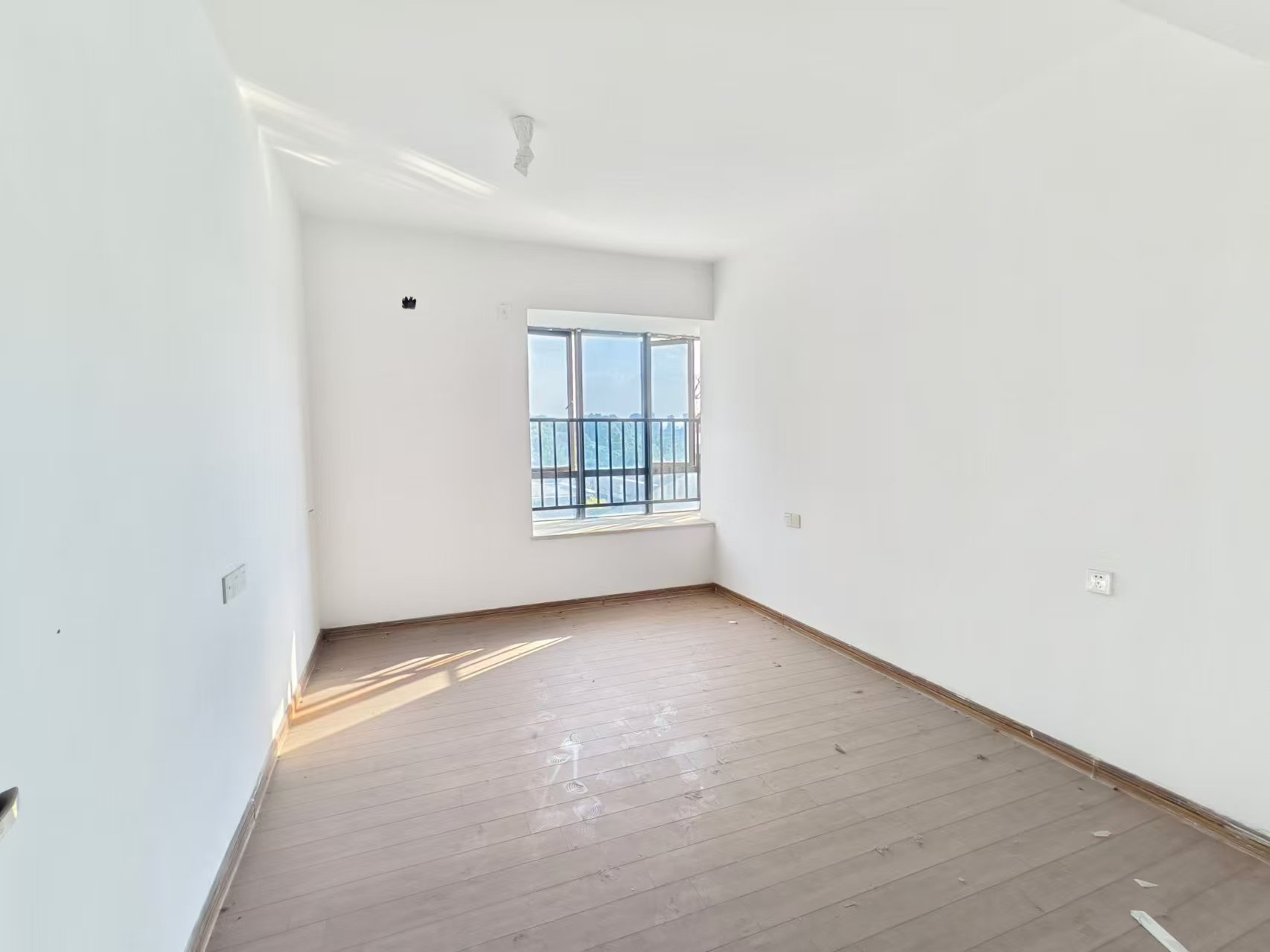 碧桂园 4室2厅3卫 73.0万 碧桂园 4室2厅3卫 73.0万室内图