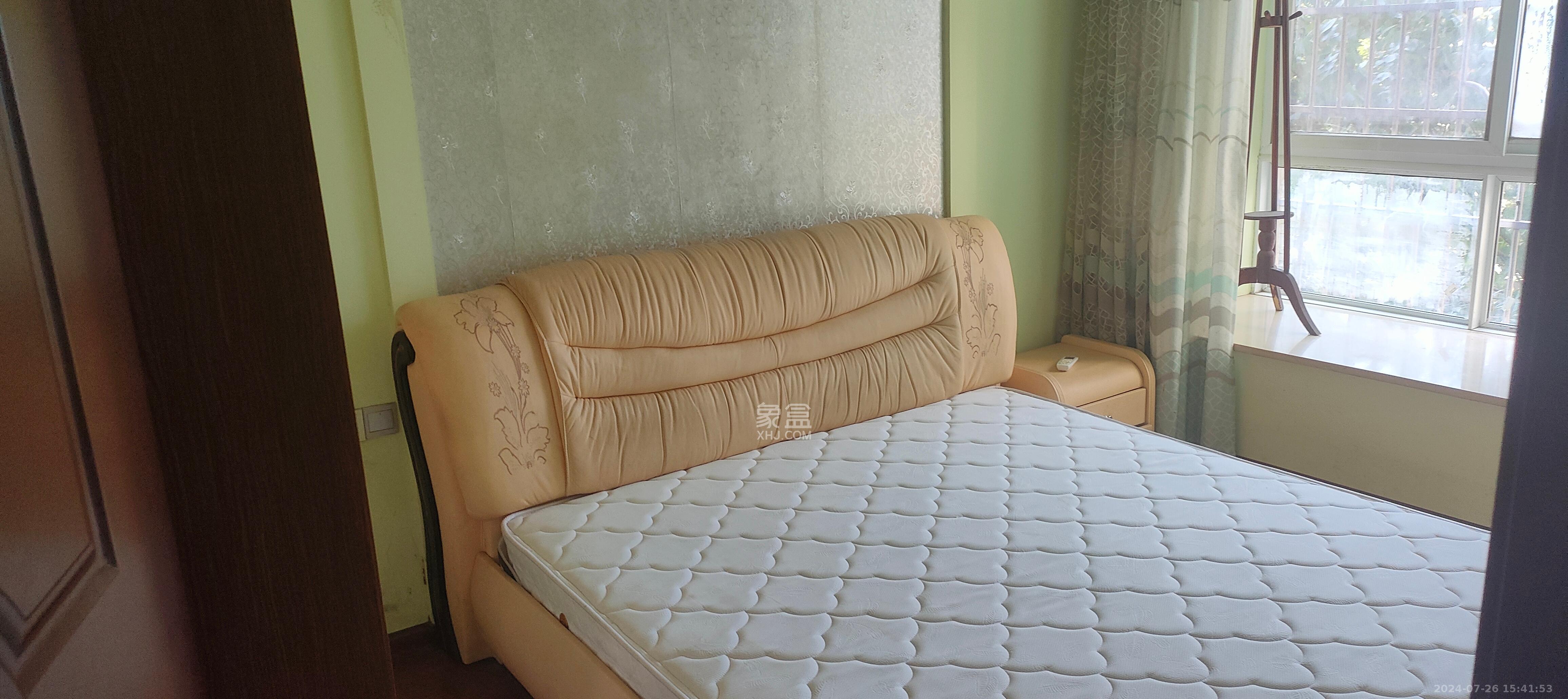 山水英伦  3室2厅2卫   2500.00元/月室内图