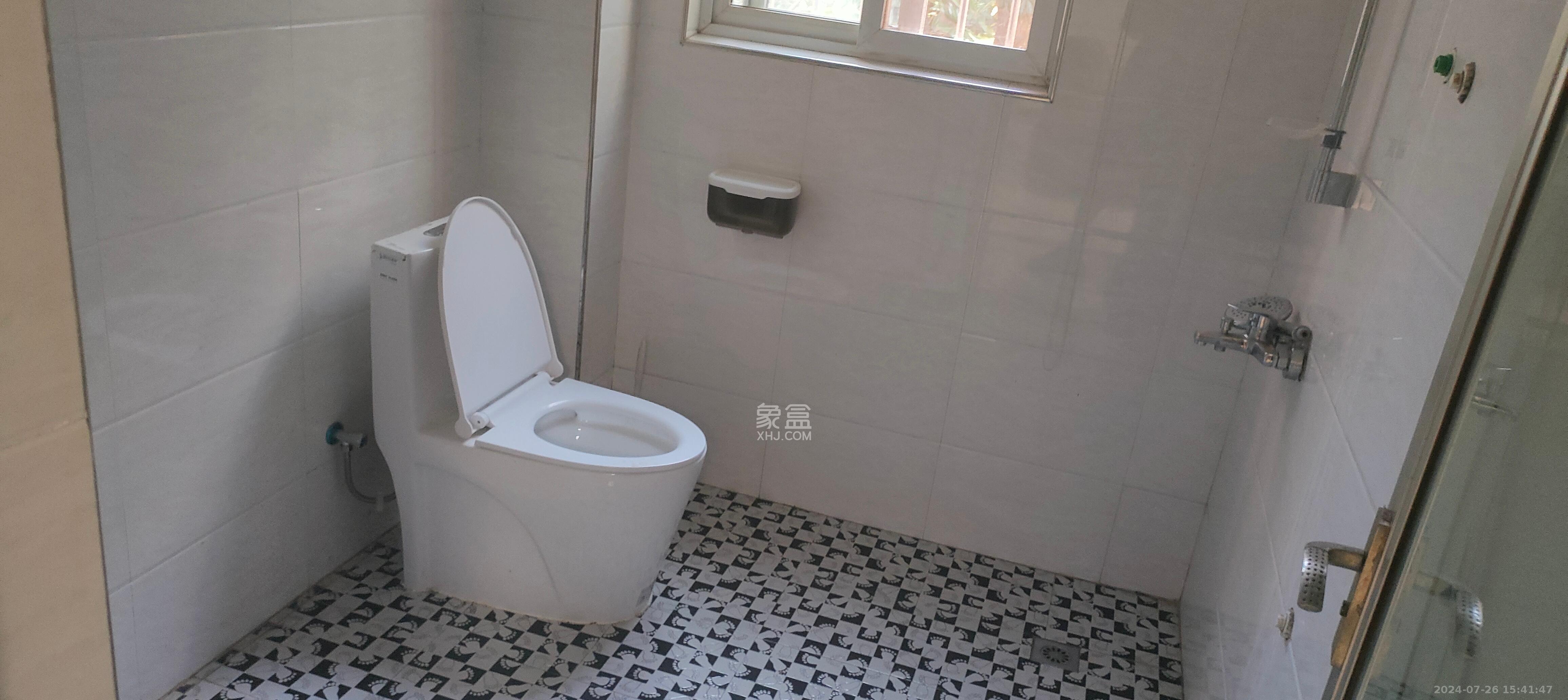 山水英伦  3室2厅2卫   2500.00元/月室内图1