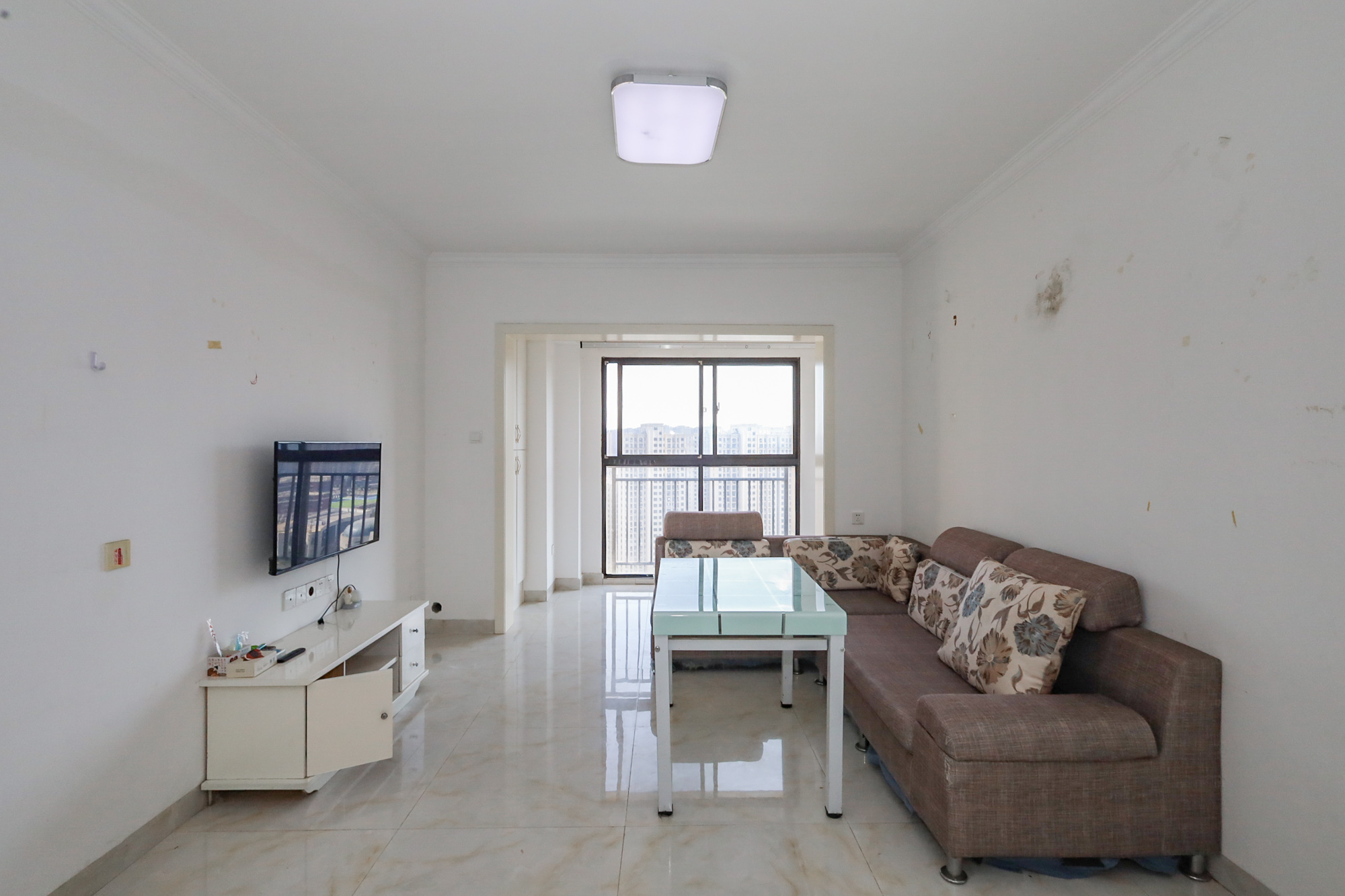 光明E城  2室2厅1卫    86.0万 光明E城  2室2厅1卫    86.0万客厅