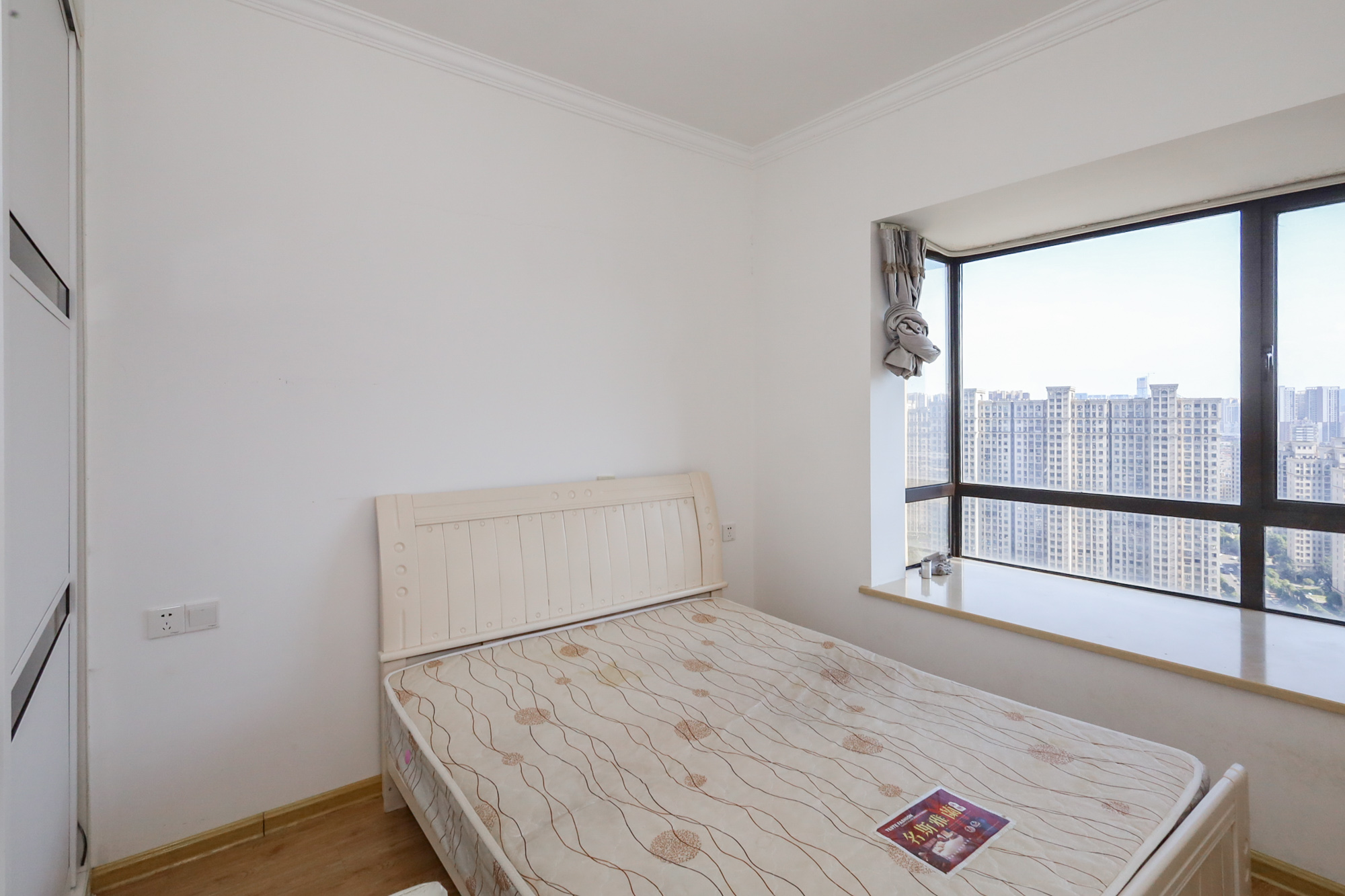 光明E城  2室2厅1卫    86.0万 光明E城  2室2厅1卫    86.0万卧室