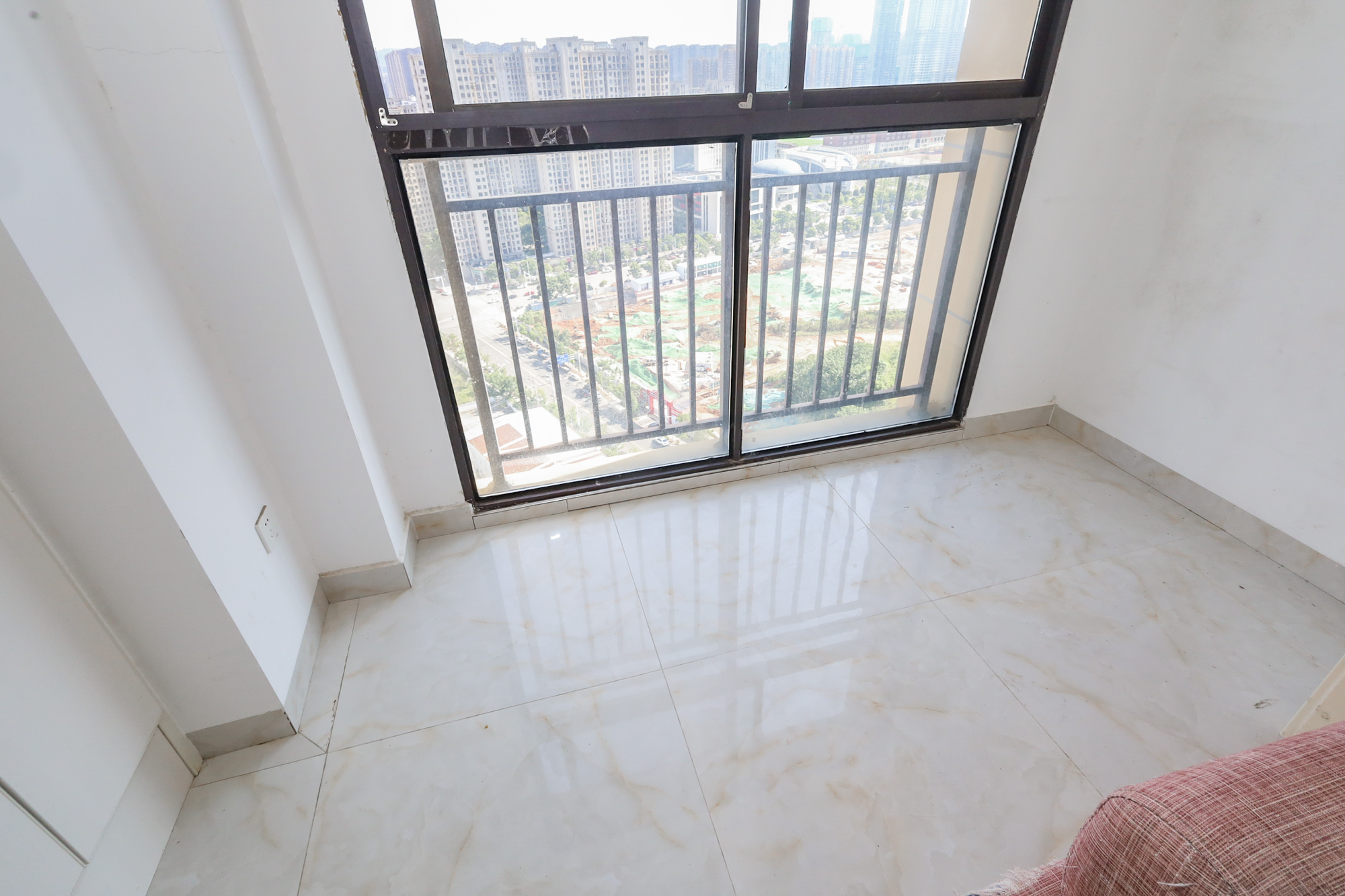 光明E城  2室2厅1卫    86.0万 光明E城  2室2厅1卫    86.0万阳台