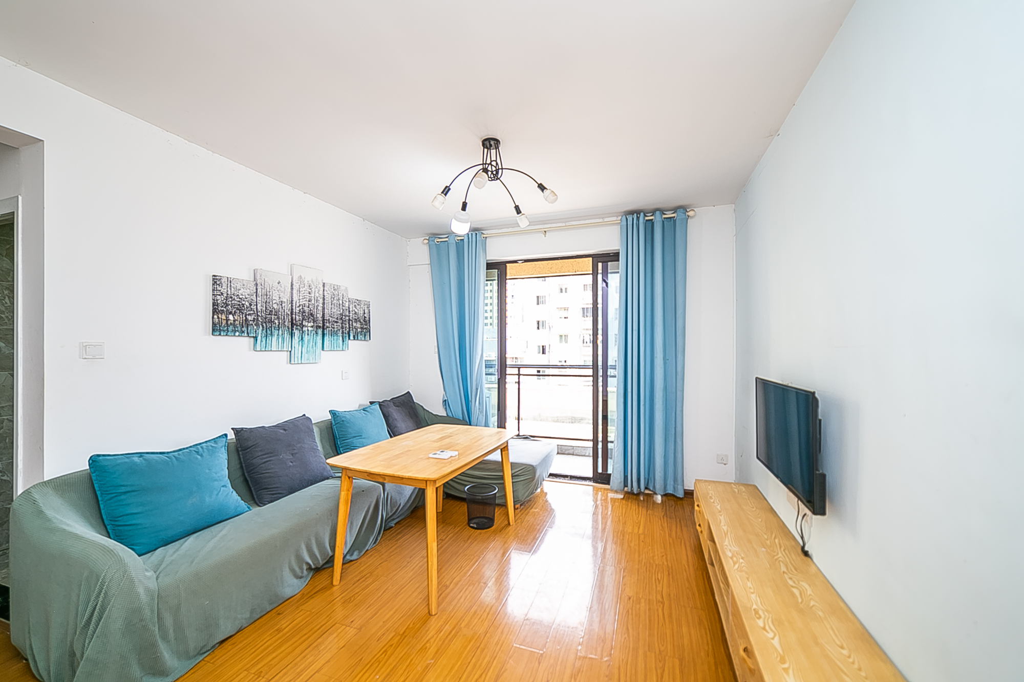 锦天金岸雅苑  3室2厅2卫   123.80万 锦天金岸雅苑  3室2厅2卫   123.80万客厅