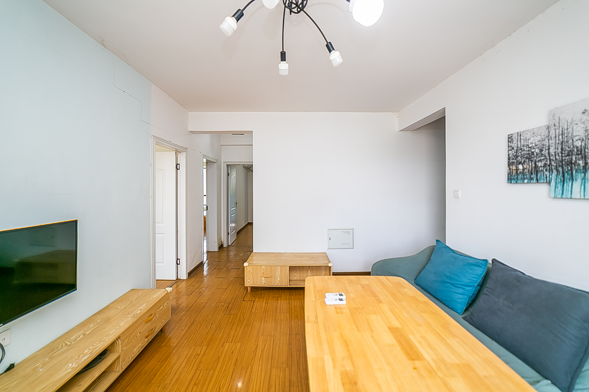 锦天金岸雅苑  3室2厅2卫   123.80万 锦天金岸雅苑  3室2厅2卫   123.80万客厅