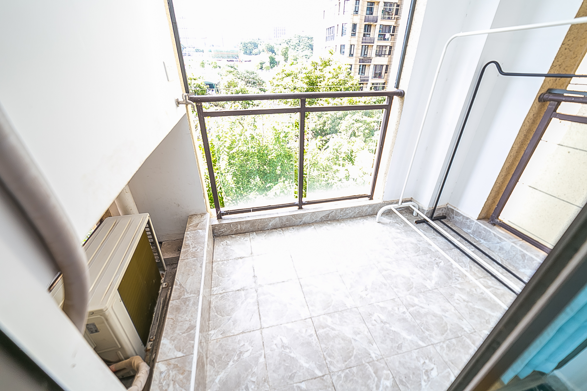 锦天金岸雅苑  3室2厅2卫   123.80万 锦天金岸雅苑  3室2厅2卫   123.80万阳台