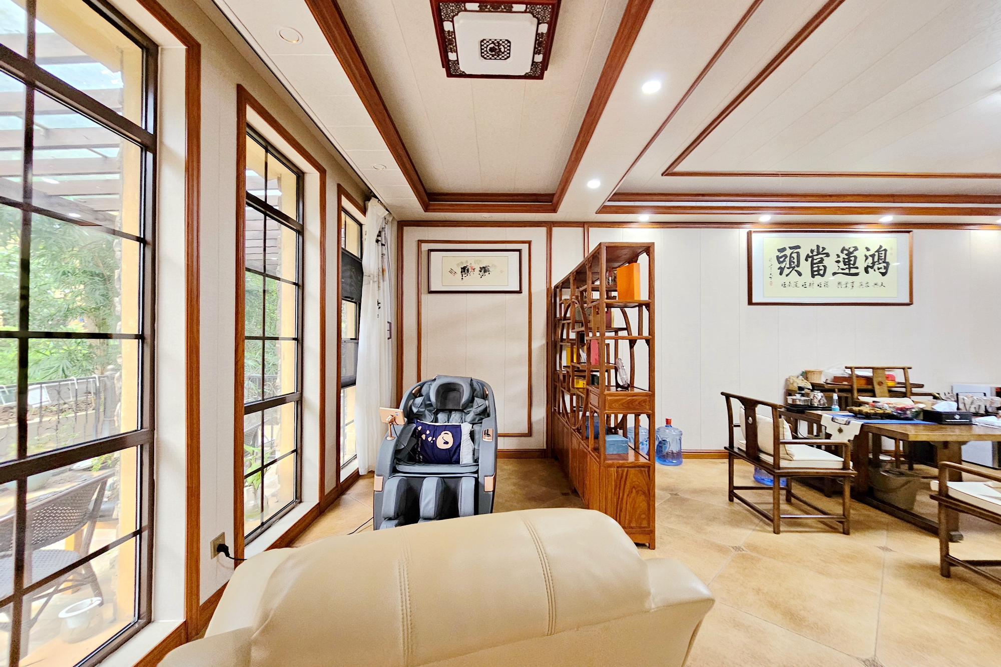 融科檀香山（融科紫檀、香山国际）  4室2厅2卫   488.00万阳台