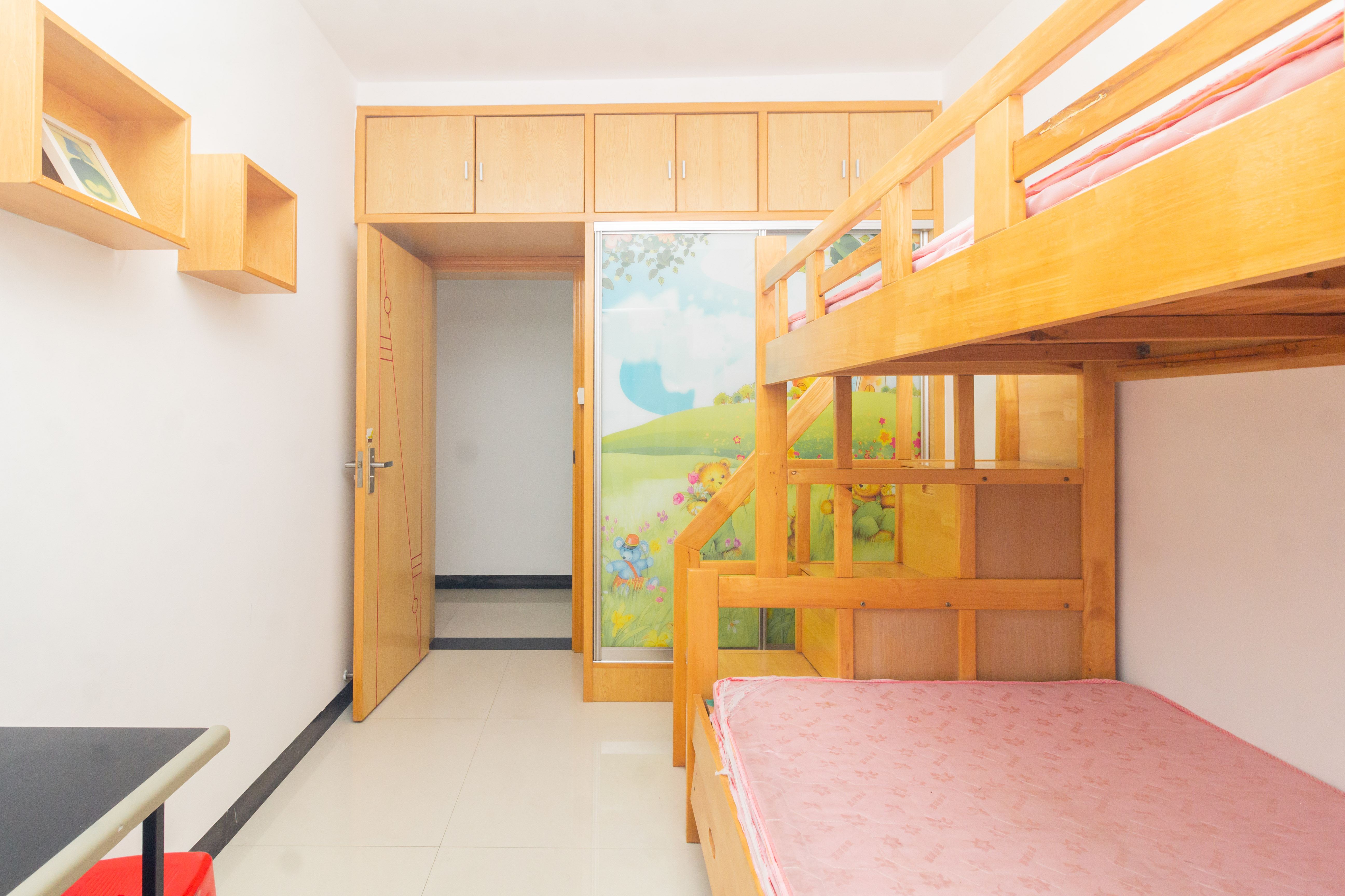 方略潇邦  3室2厅2卫   75.00万卧室