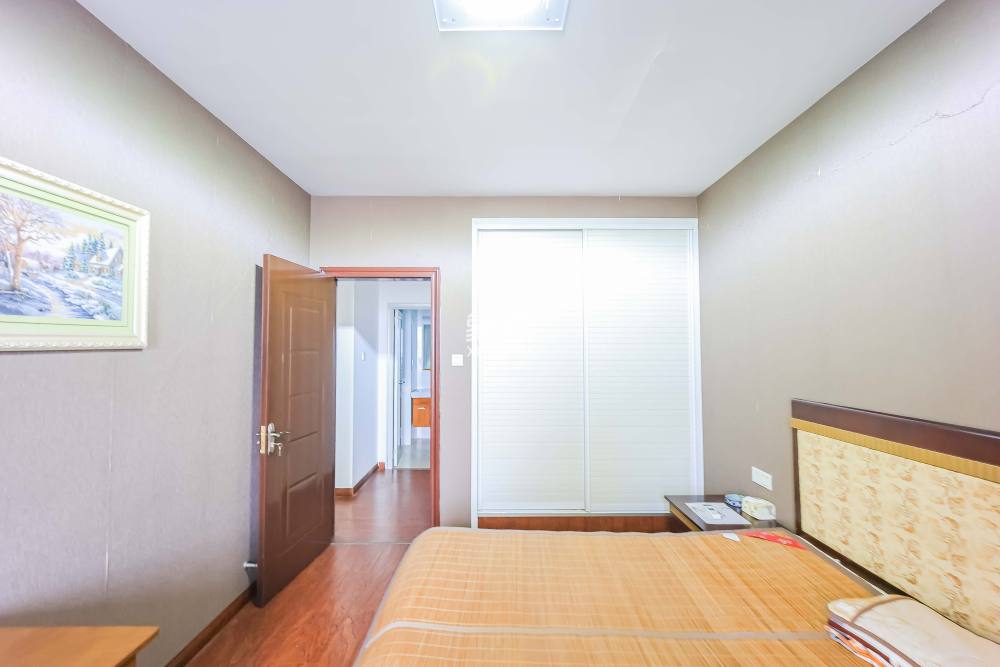 芙蓉公館  6室2廳2衛(wèi)   350.00萬