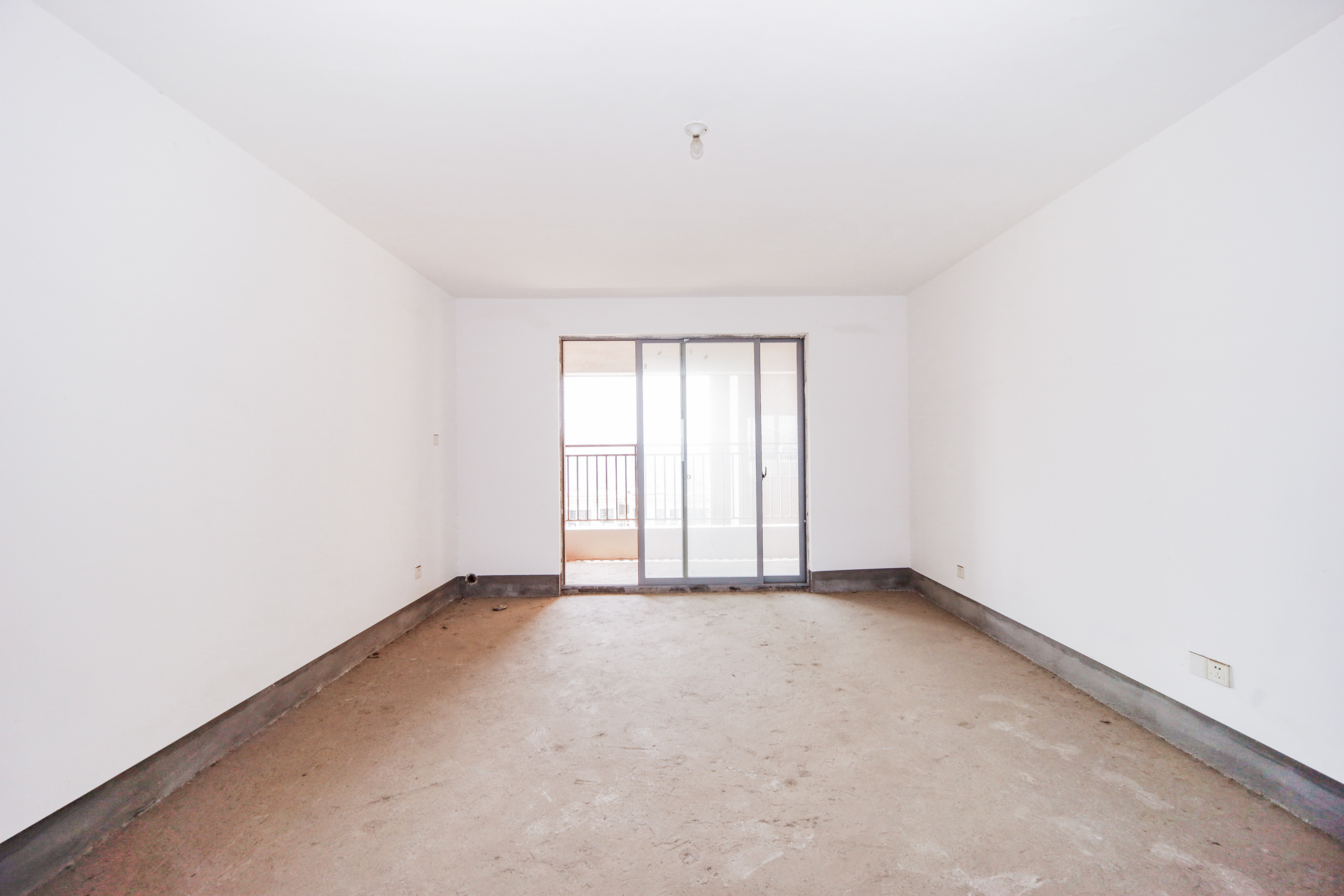 上海城小区 4室2厅2卫 108.0万 上海城小区 4室2厅2卫 108.0万客厅