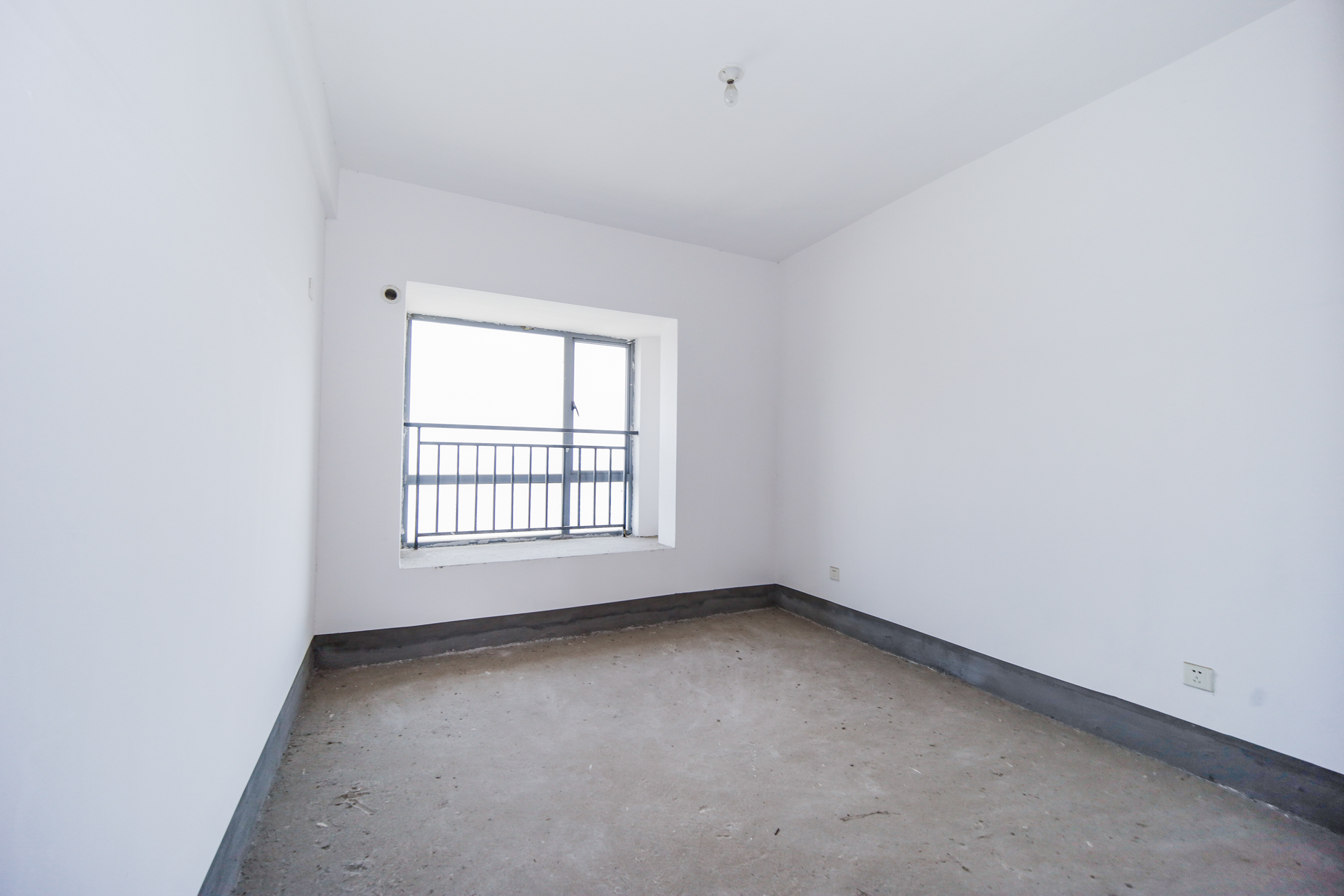 上海城小区  4室2厅2卫    108.0万卧室