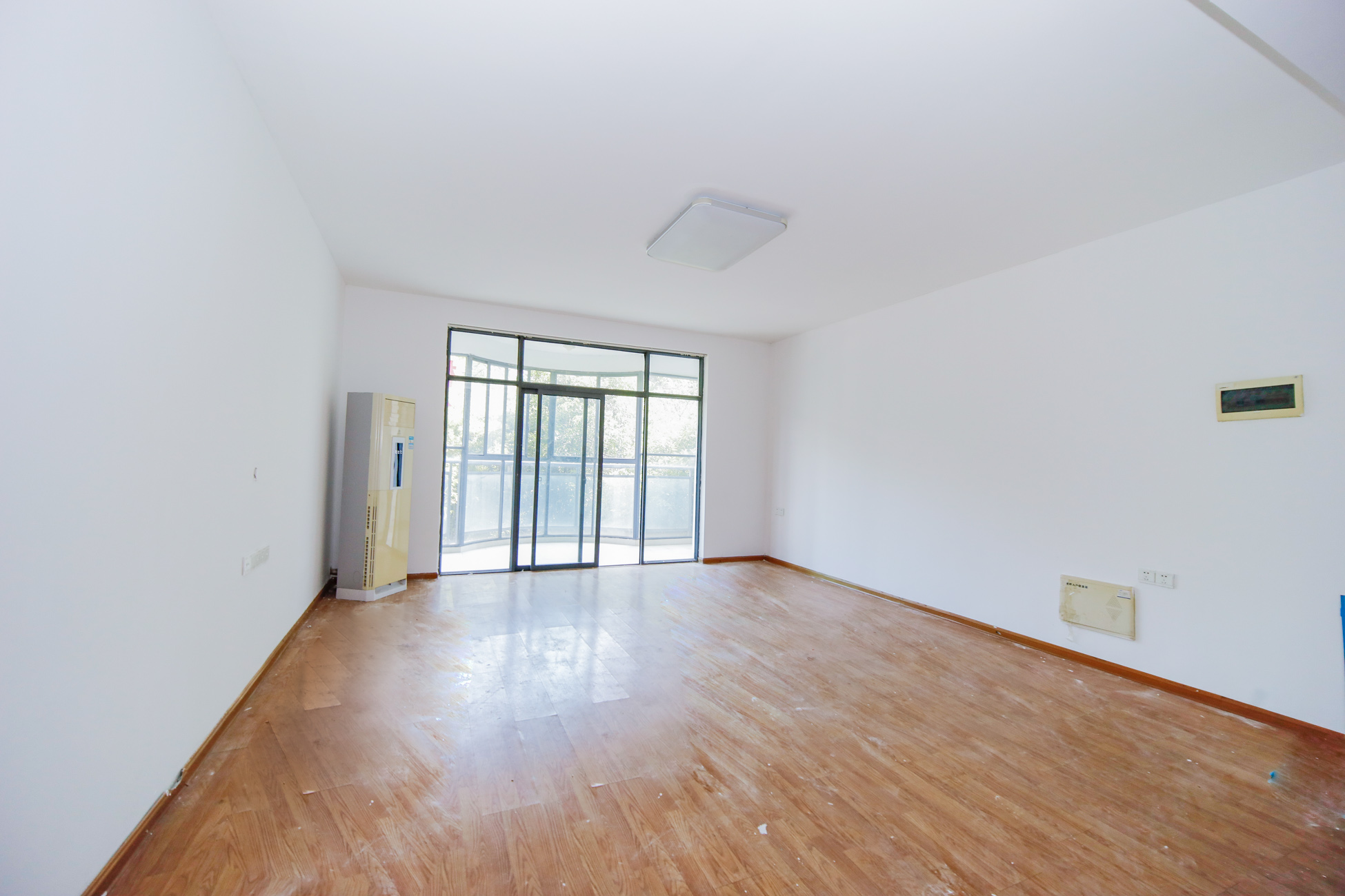 恒盛世家 4室2厅1卫 148.0万 恒盛世家 4室2厅1卫 148.0万客厅