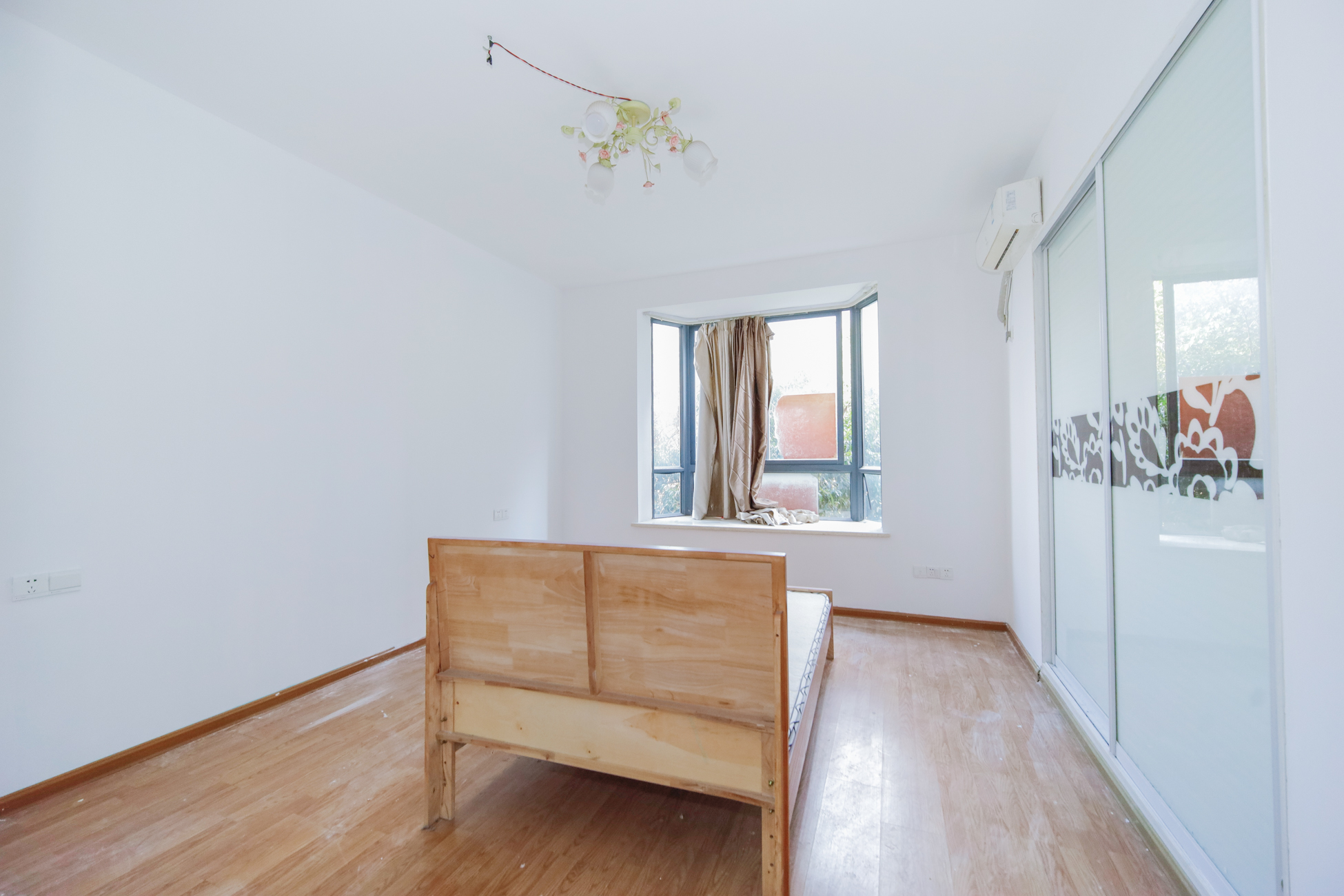 恒盛世家 4室2厅1卫 148.0万 恒盛世家 4室2厅1卫 148.0万卧室