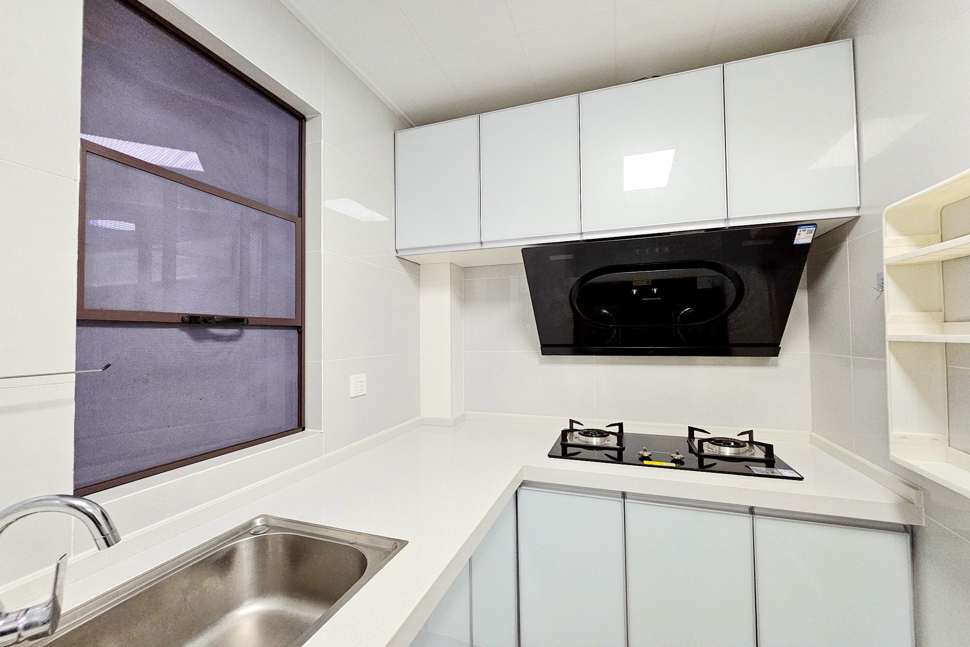 阳光城尚东湾愉景苑  3室2厅2卫    109.0万 阳光城尚东湾愉景苑  3室2厅2卫    109.0万厨房