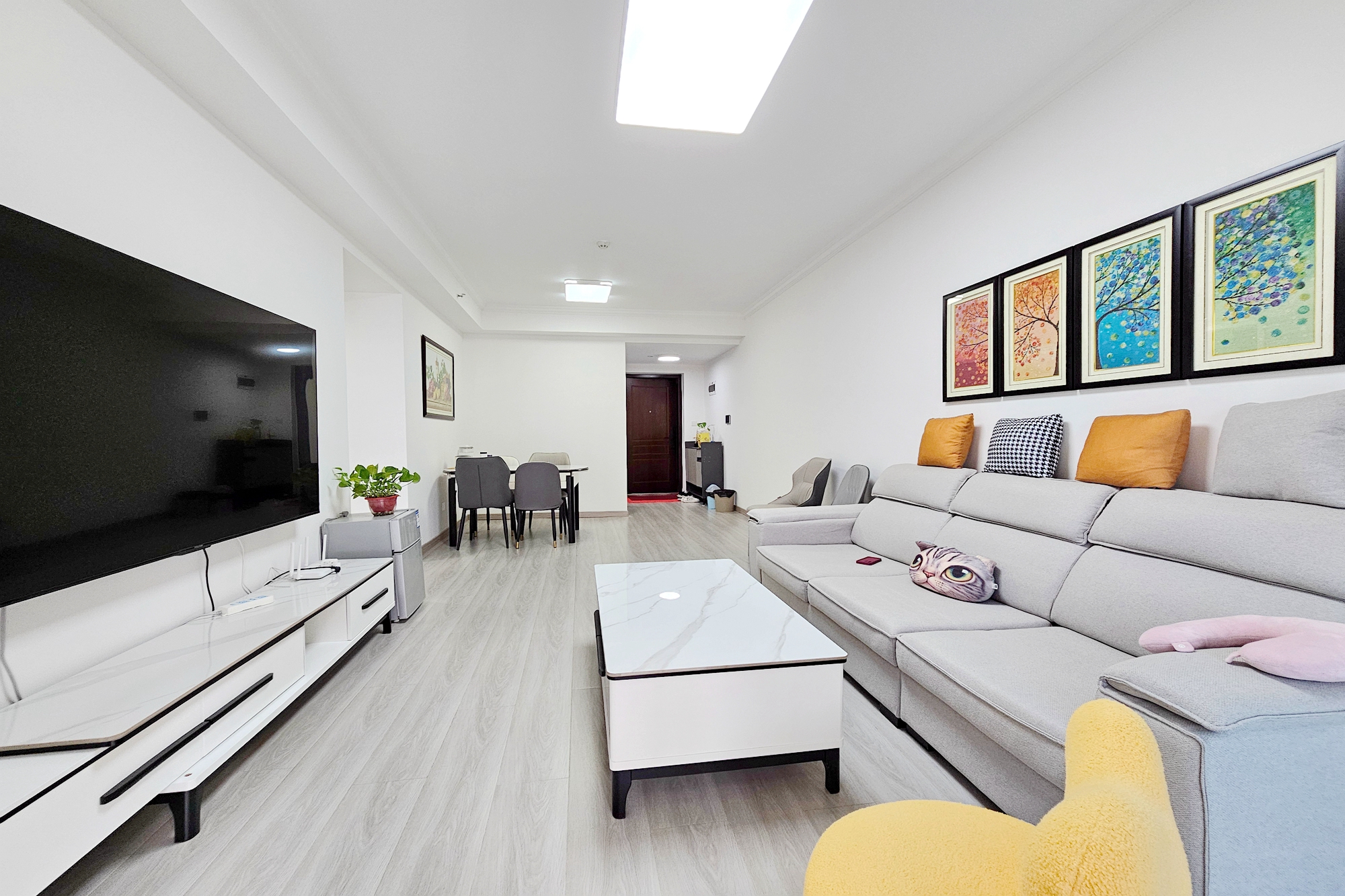 阳光城尚东湾愉景苑  3室2厅2卫    109.0万 阳光城尚东湾愉景苑  3室2厅2卫    109.0万客厅