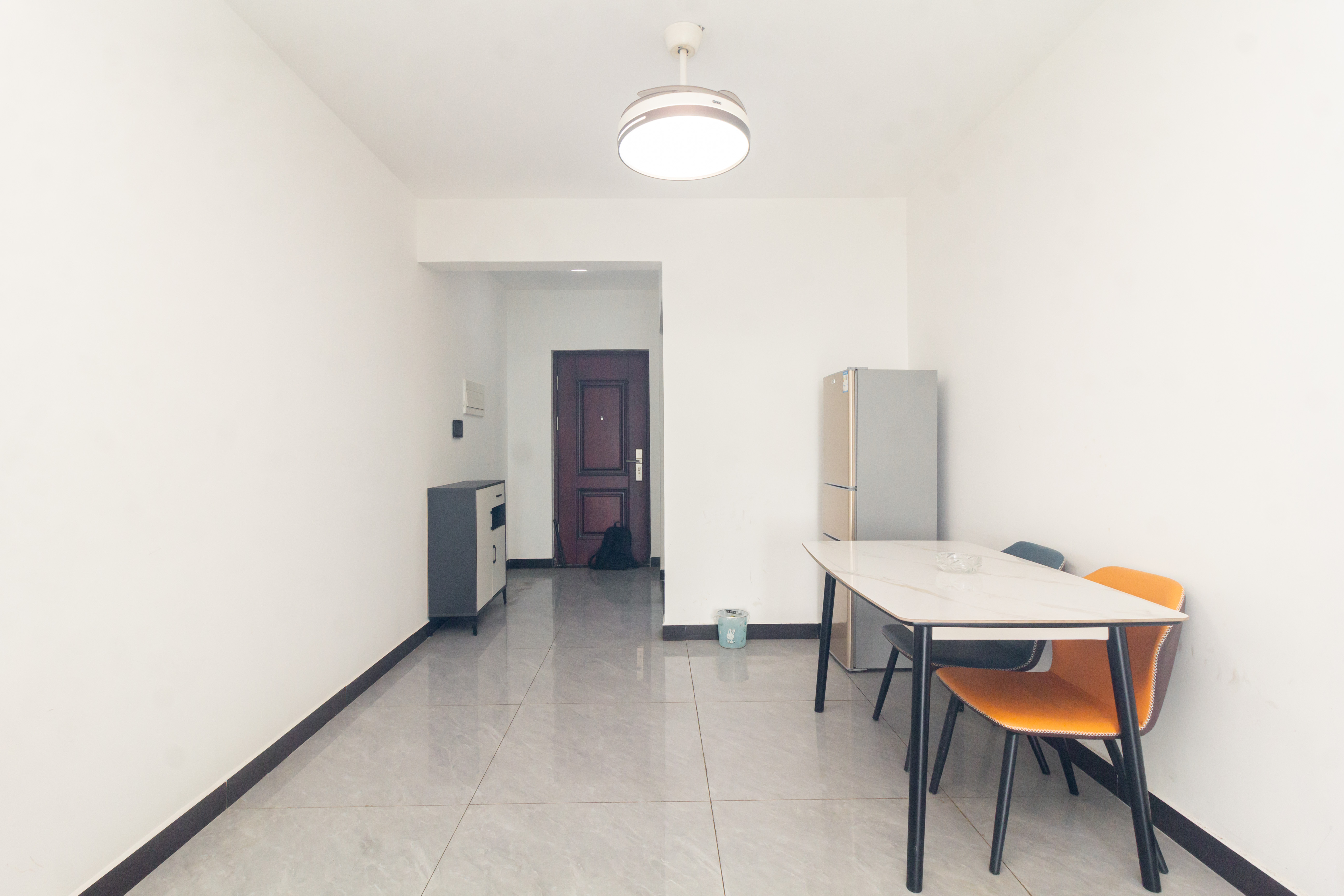 雅居乐新地  3室2厅2卫    75.0万 雅居乐新地  3室2厅2卫    75.0万客厅