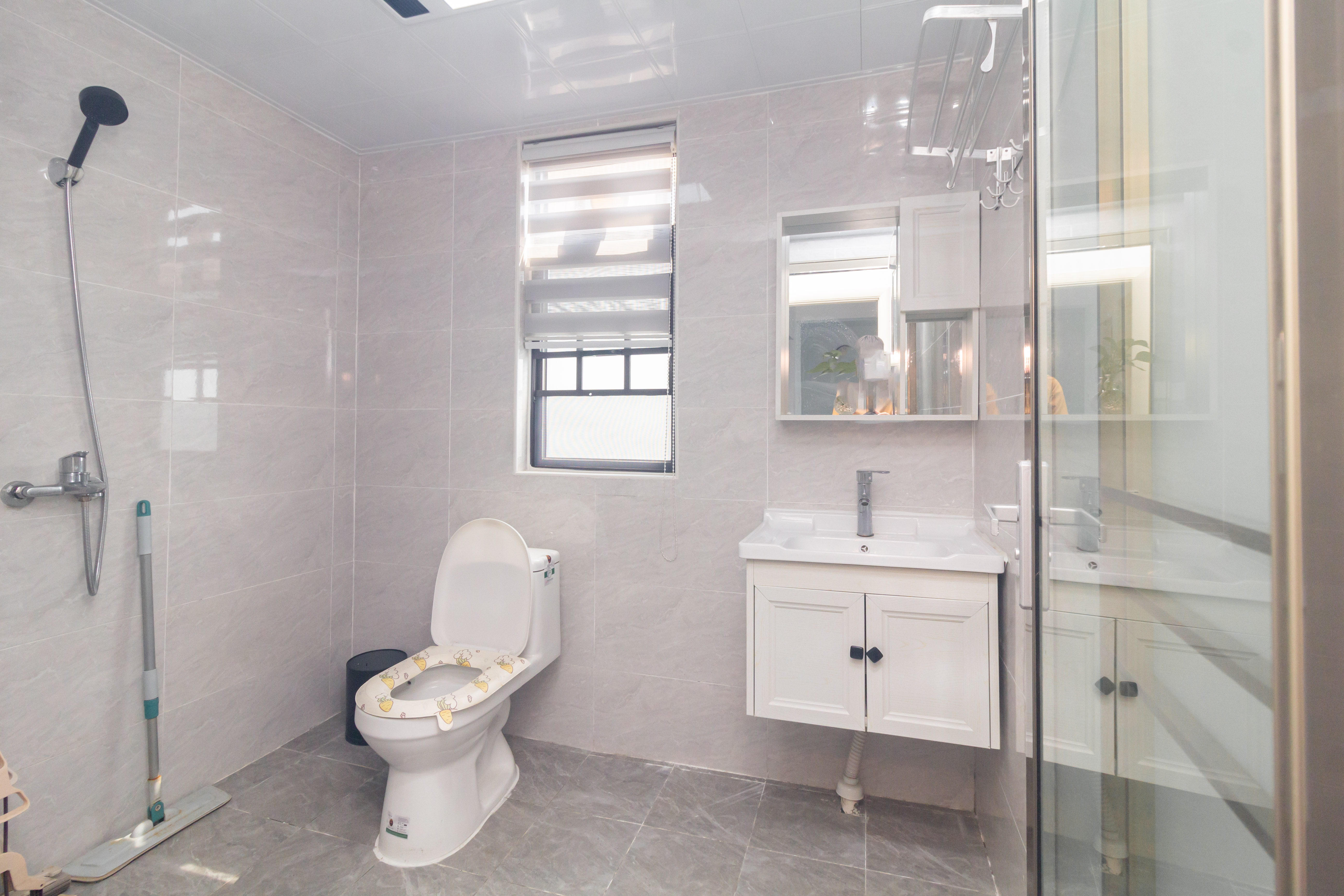 雅居乐新地  3室2厅2卫    75.0万 雅居乐新地  3室2厅2卫    75.0万卫生间