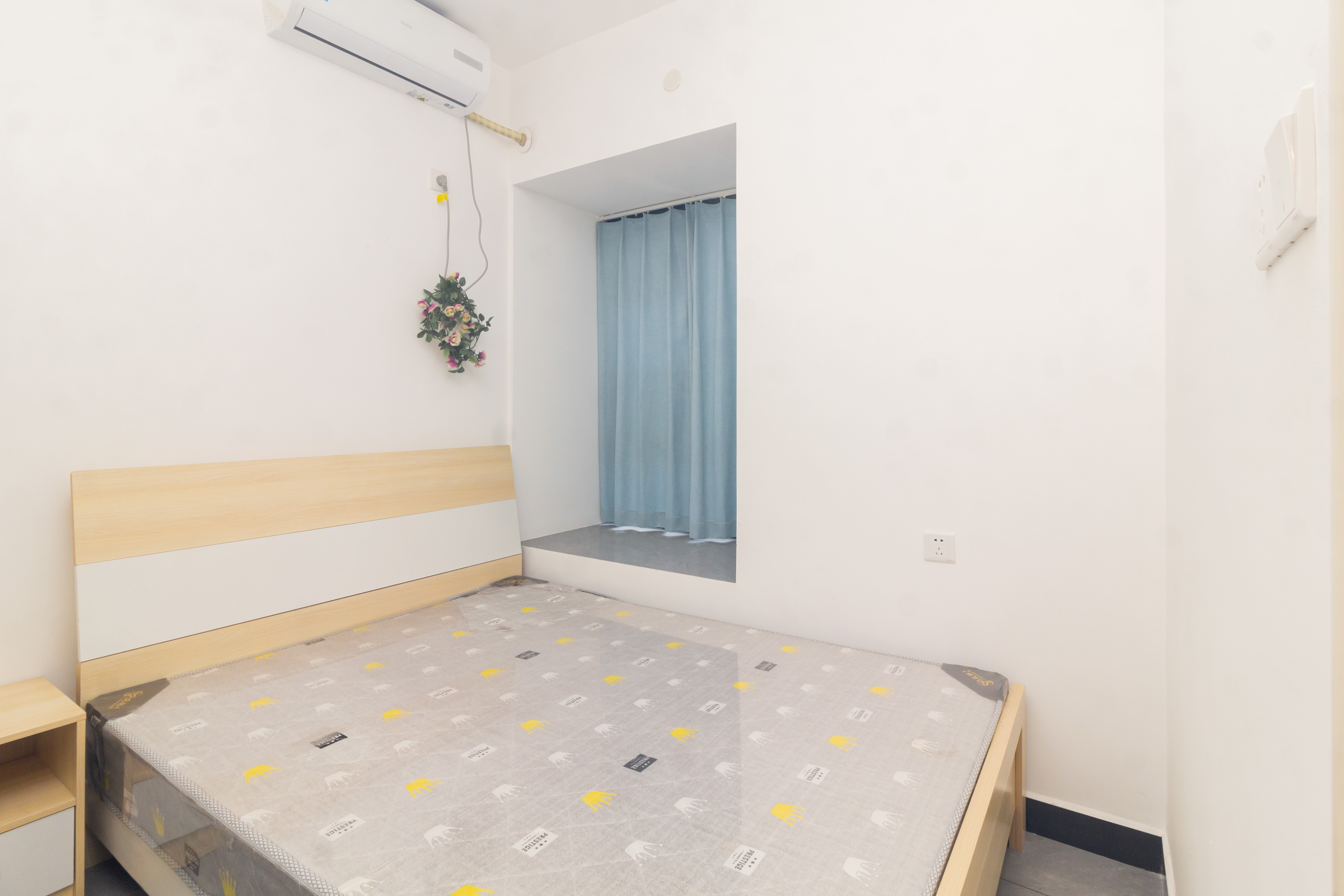 雅居乐新地  3室2厅2卫    75.0万 雅居乐新地  3室2厅2卫    75.0万卧室