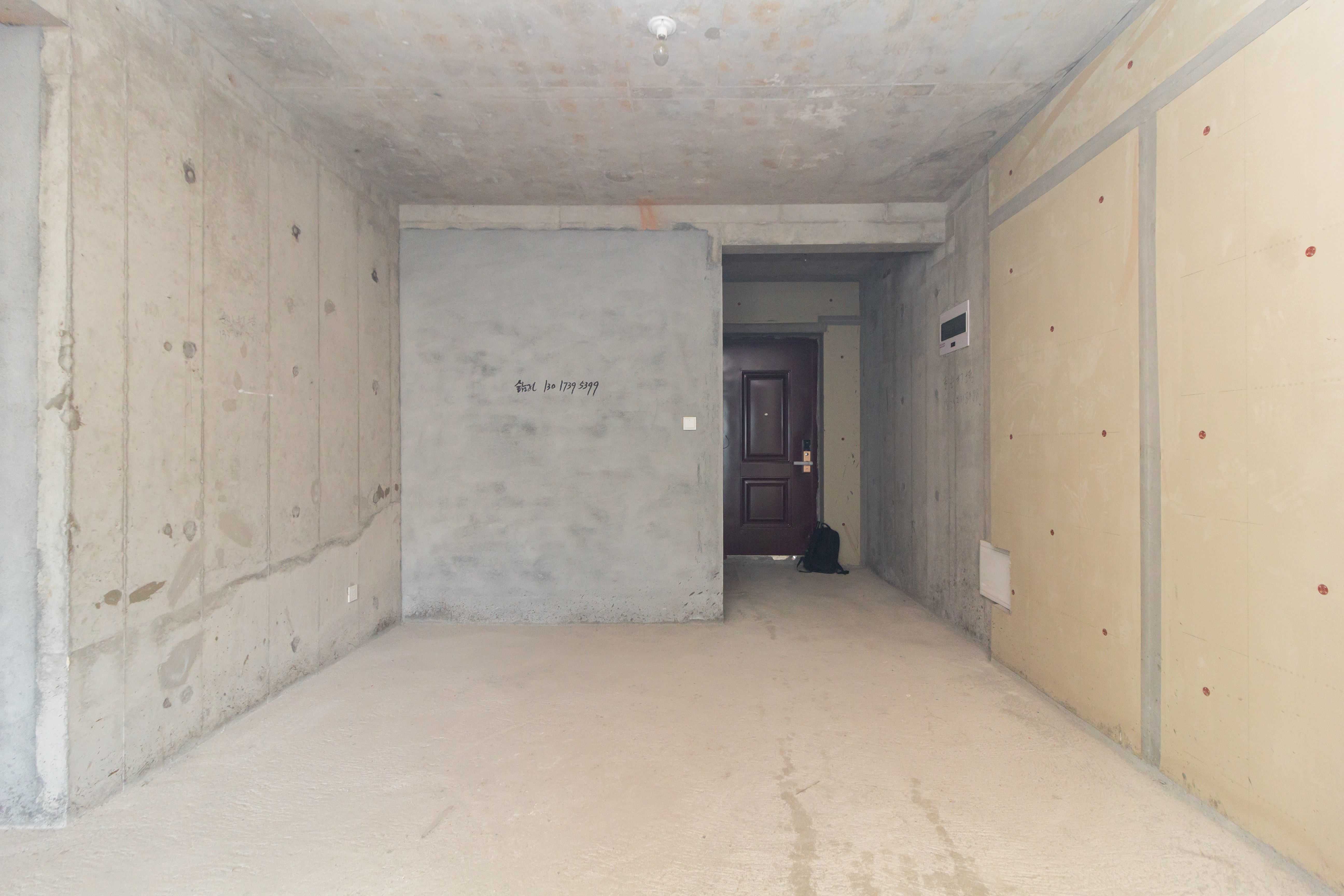 旭辉汇樾城  3室2厅2卫    88.0万 旭辉汇樾城  3室2厅2卫    88.0万客厅