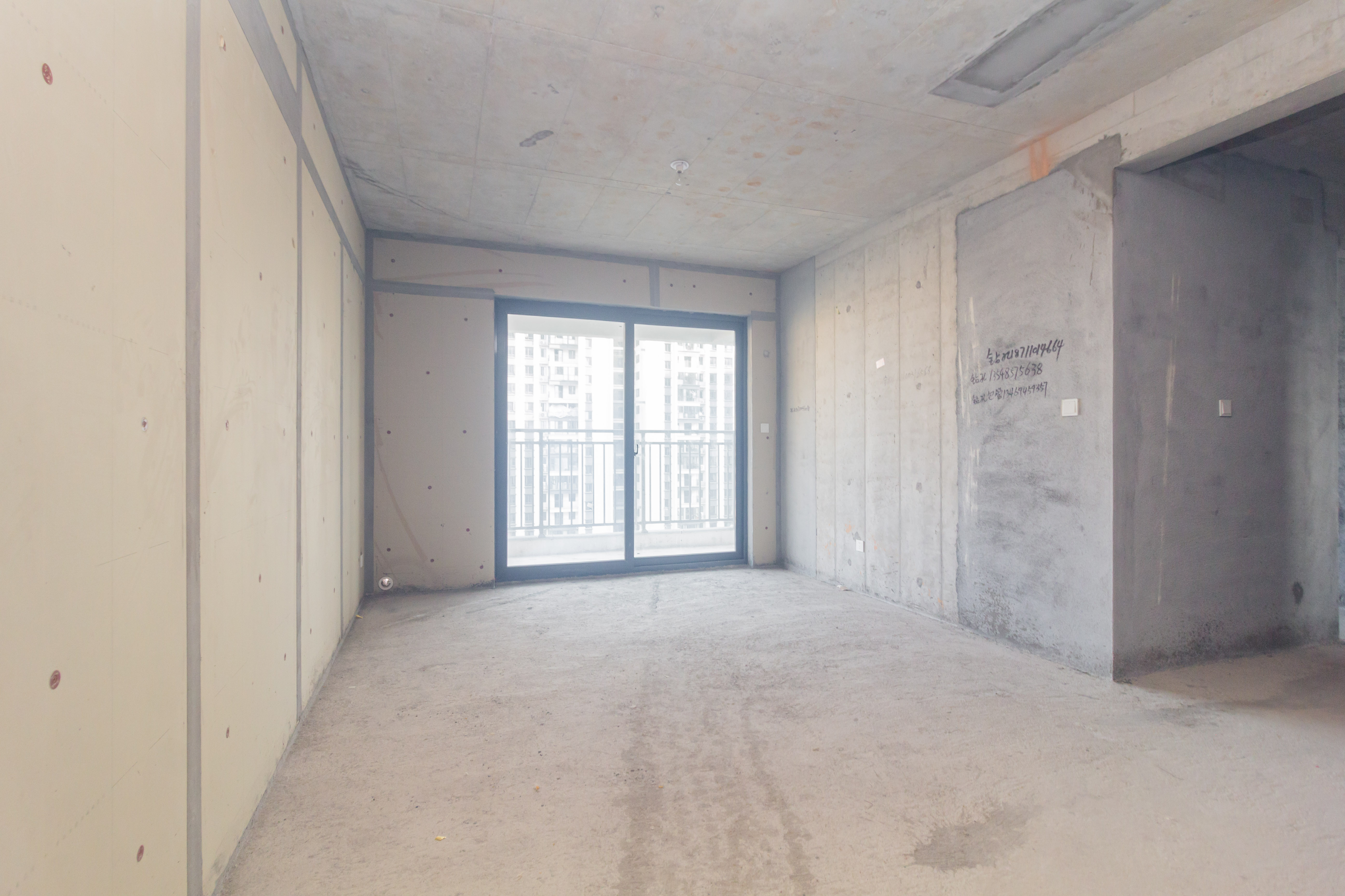 旭辉汇樾城  3室2厅2卫    88.0万 旭辉汇樾城  3室2厅2卫    88.0万客厅