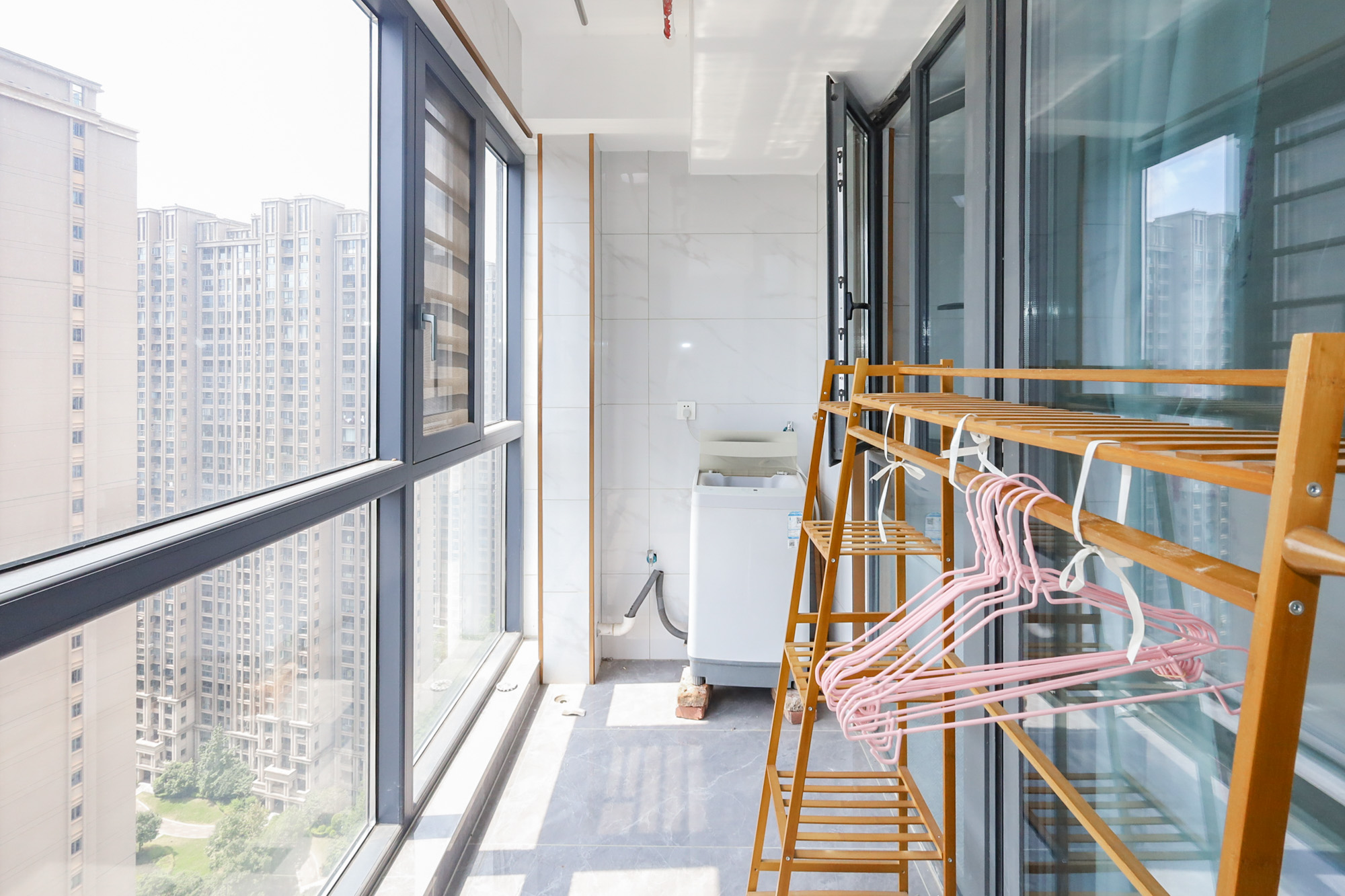 中交里城  1室1厅1卫    45.0万 中交里城  1室1厅1卫    45.0万阳台