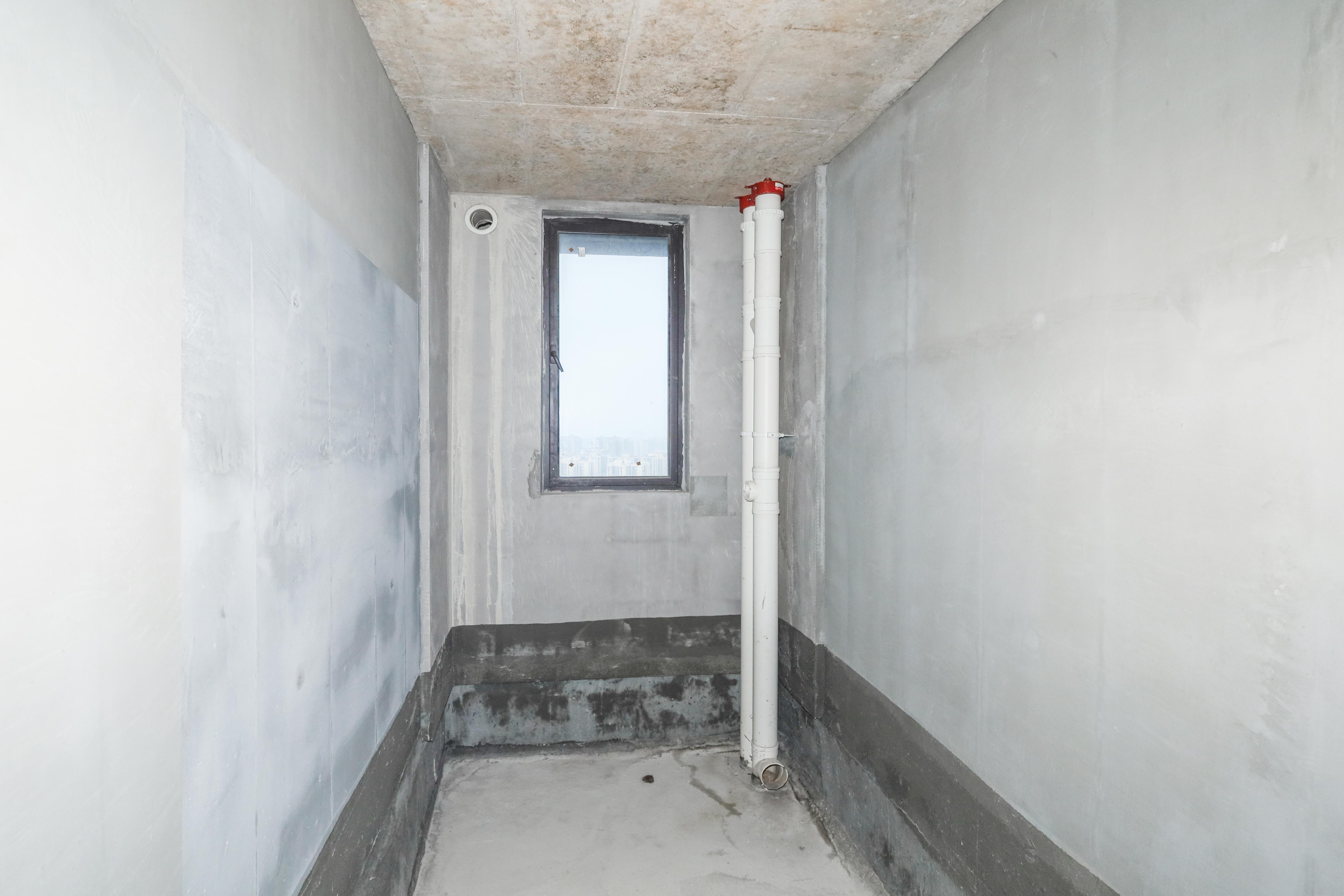 建发央著  4室2厅2卫   318.00万卫生间
