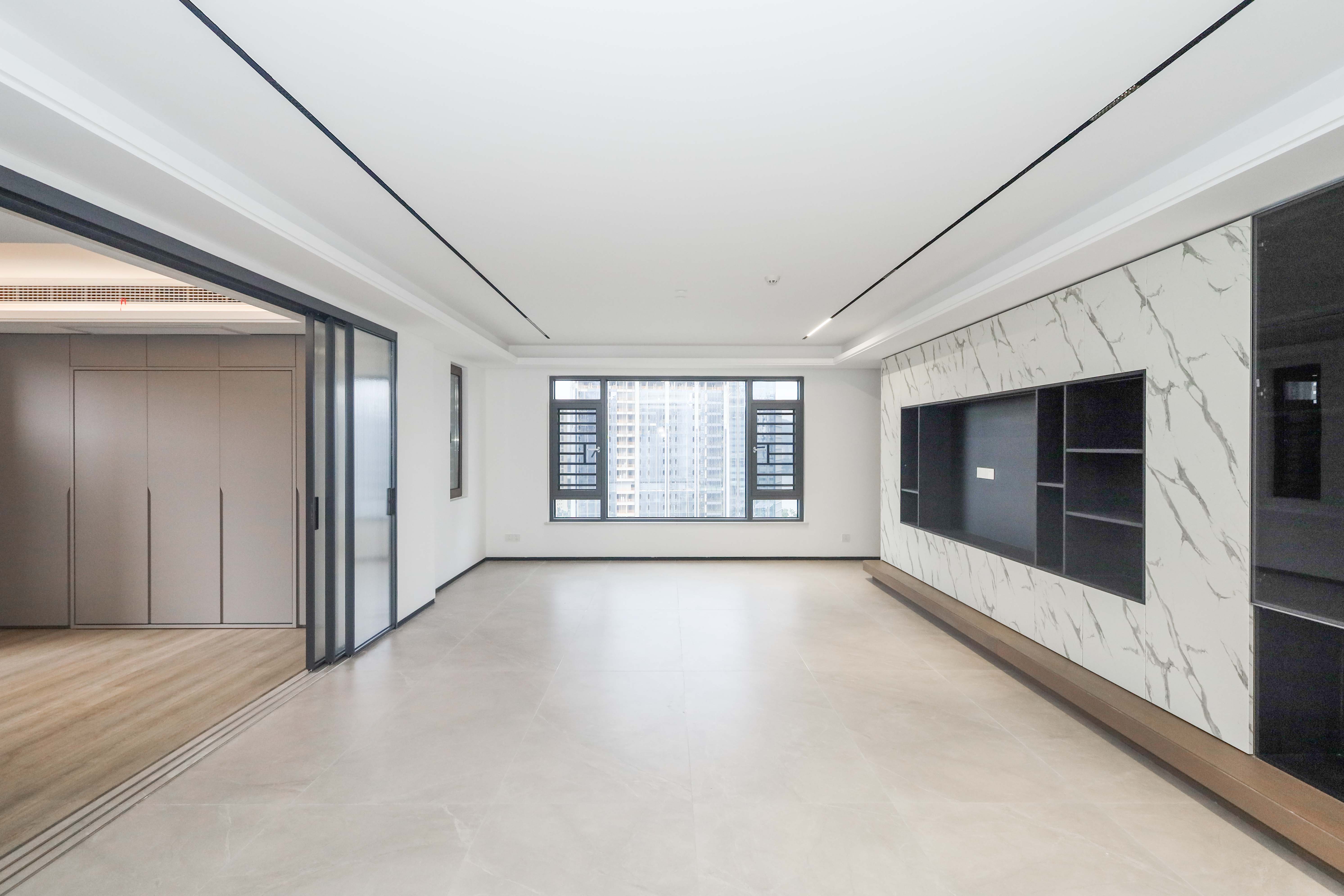 建发央著  4室2厅2卫   380.00万
