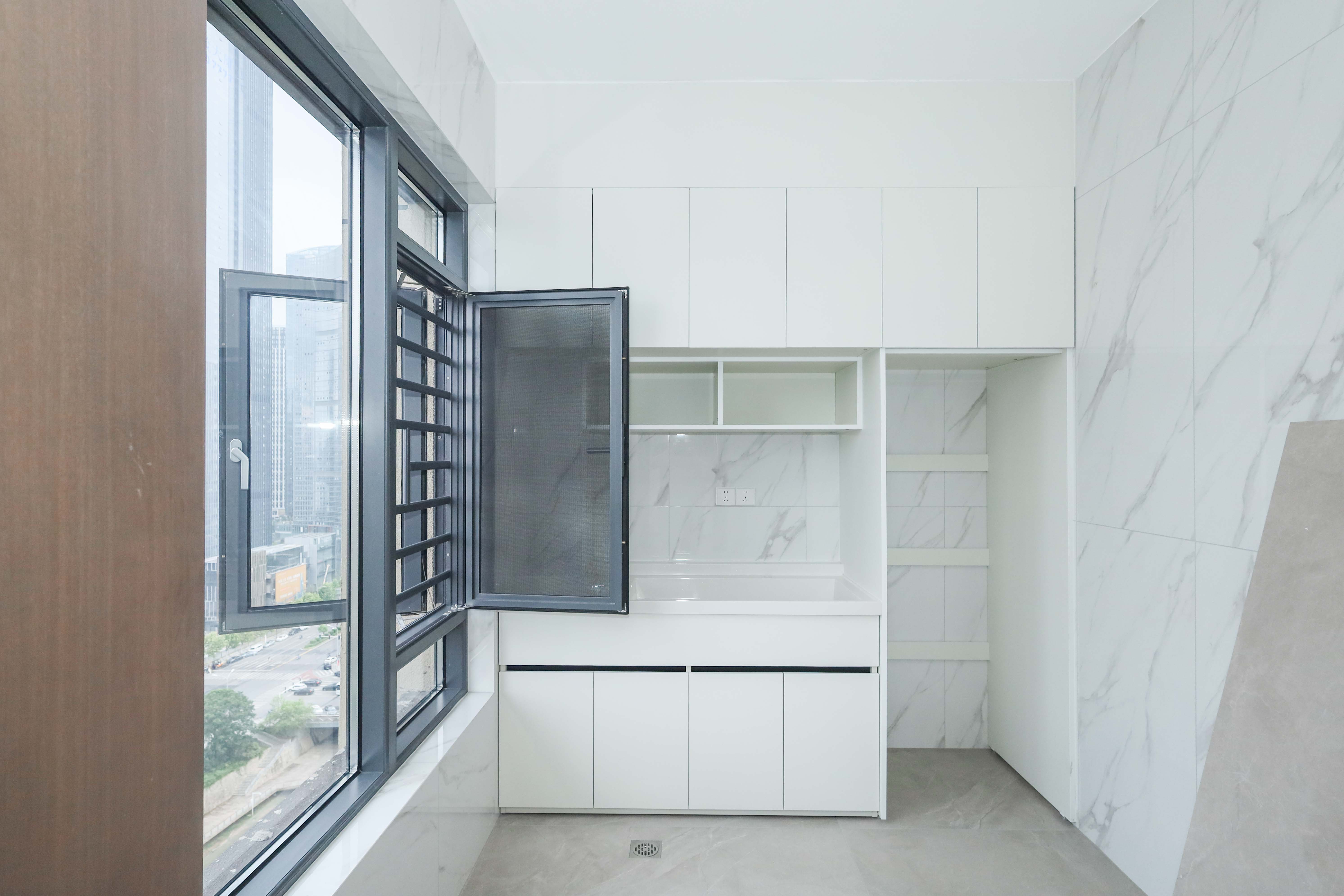 建发央著  4室2厅2卫   380.00万其他