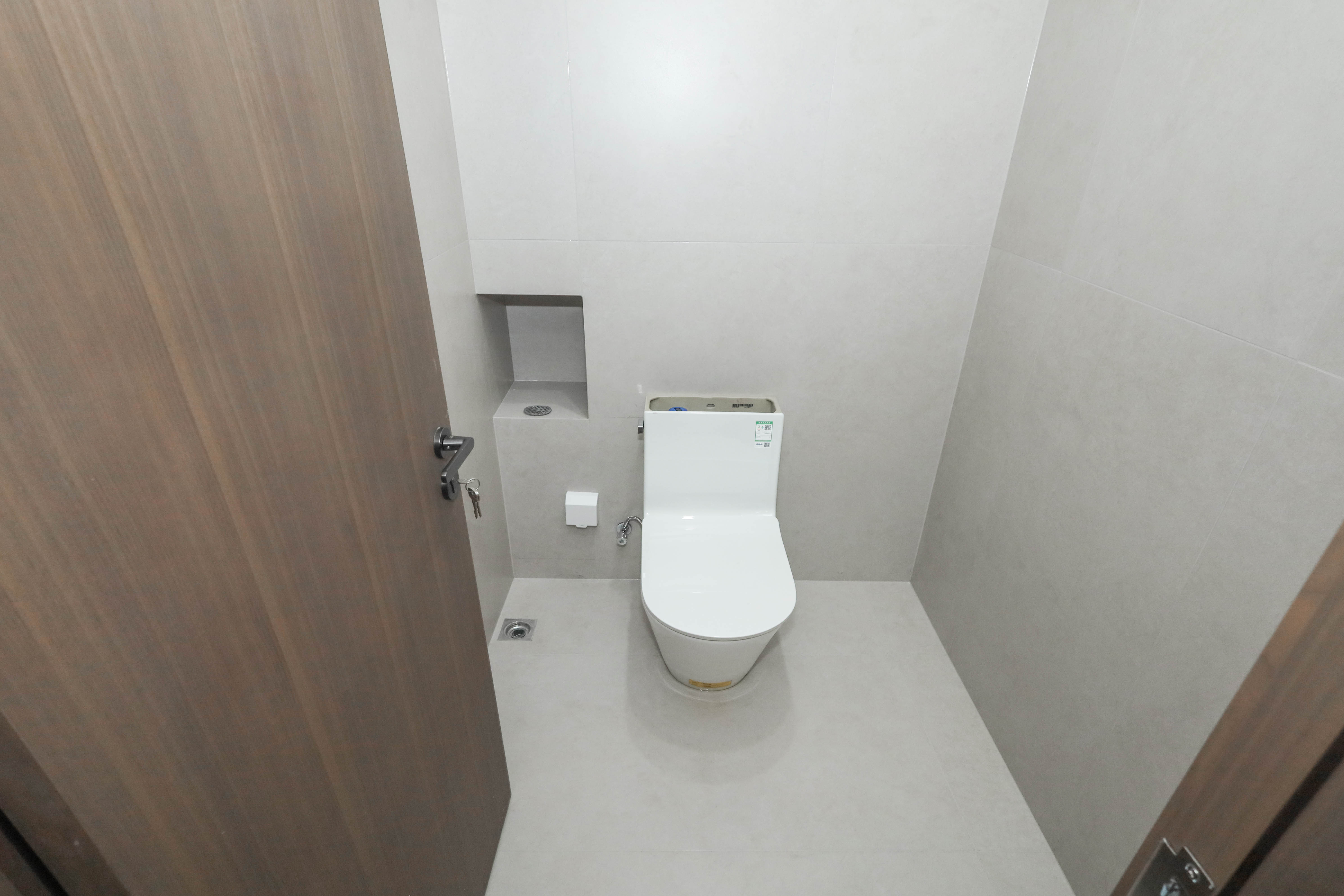 建发央著  4室2厅2卫   380.00万卫生间