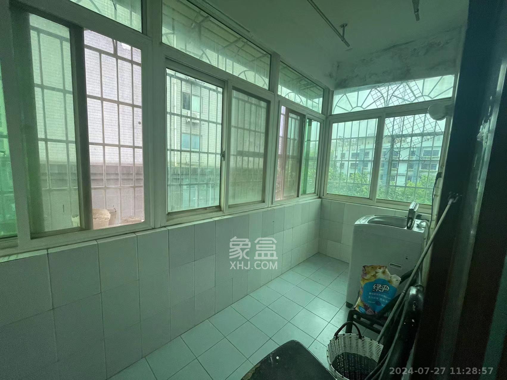 茅屋湾001栋  3室2厅1卫   1600.00元/月室内图