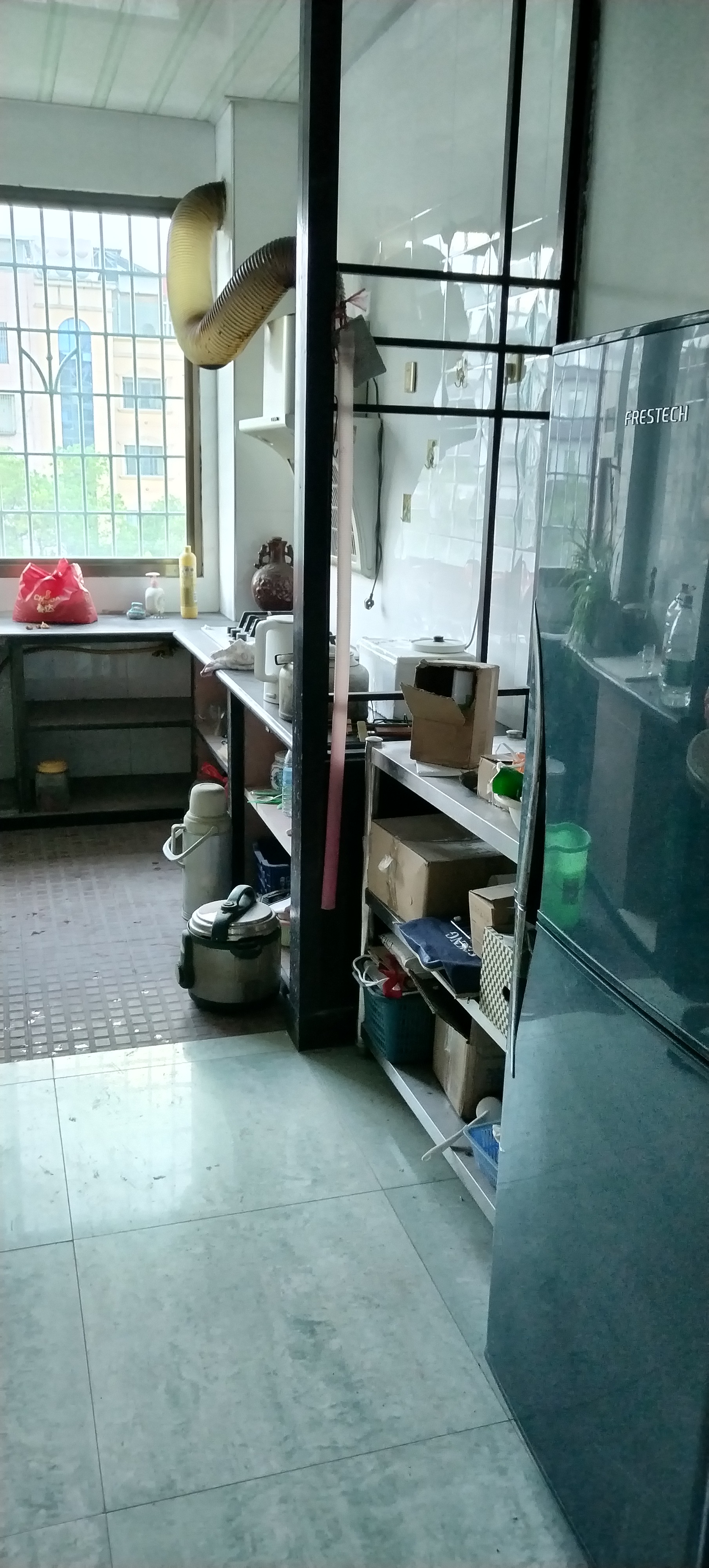 三中教师村  3室2厅2卫   1300.00元/月室内图