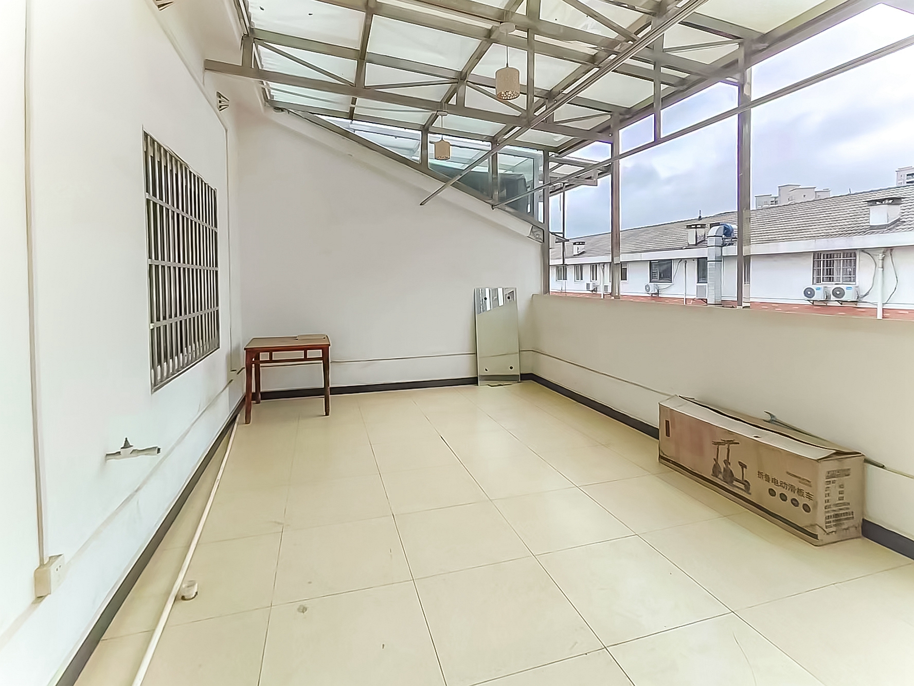 金鹰机电大市场 3室2厅1卫 281.0万 金鹰机电大市场 3室2厅1卫 281.0万阳台