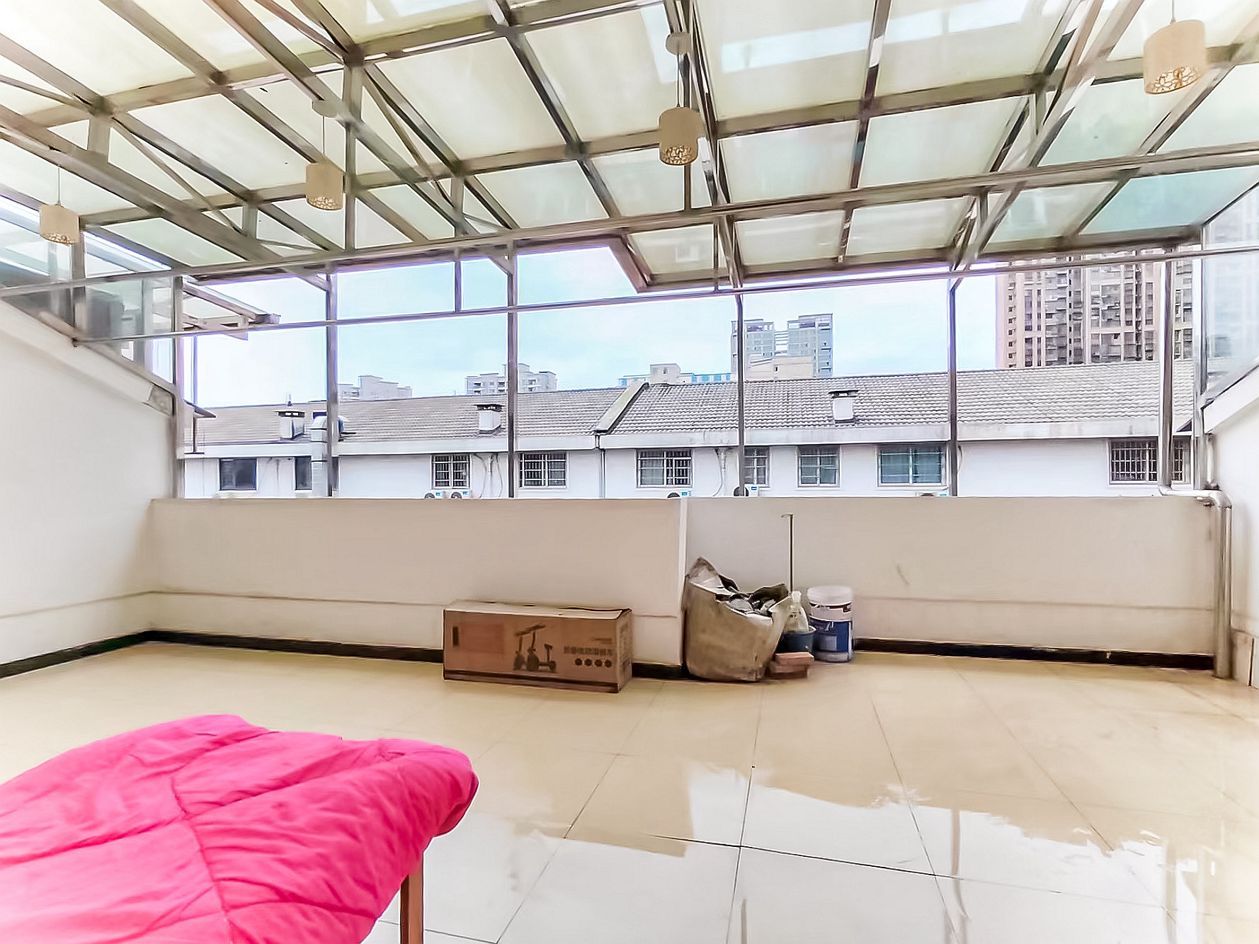 金鹰机电大市场  3室2厅1卫    281.0万阳台