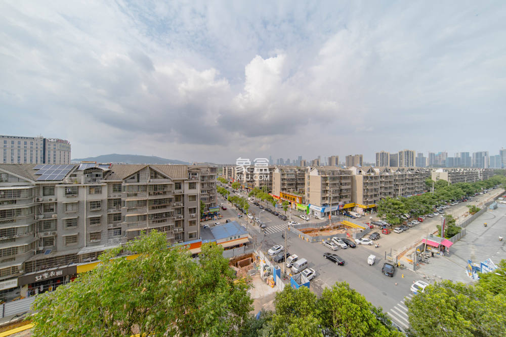 陽(yáng)光100一期、四五期  5室2廳2衛(wèi)   150.00萬(wàn)