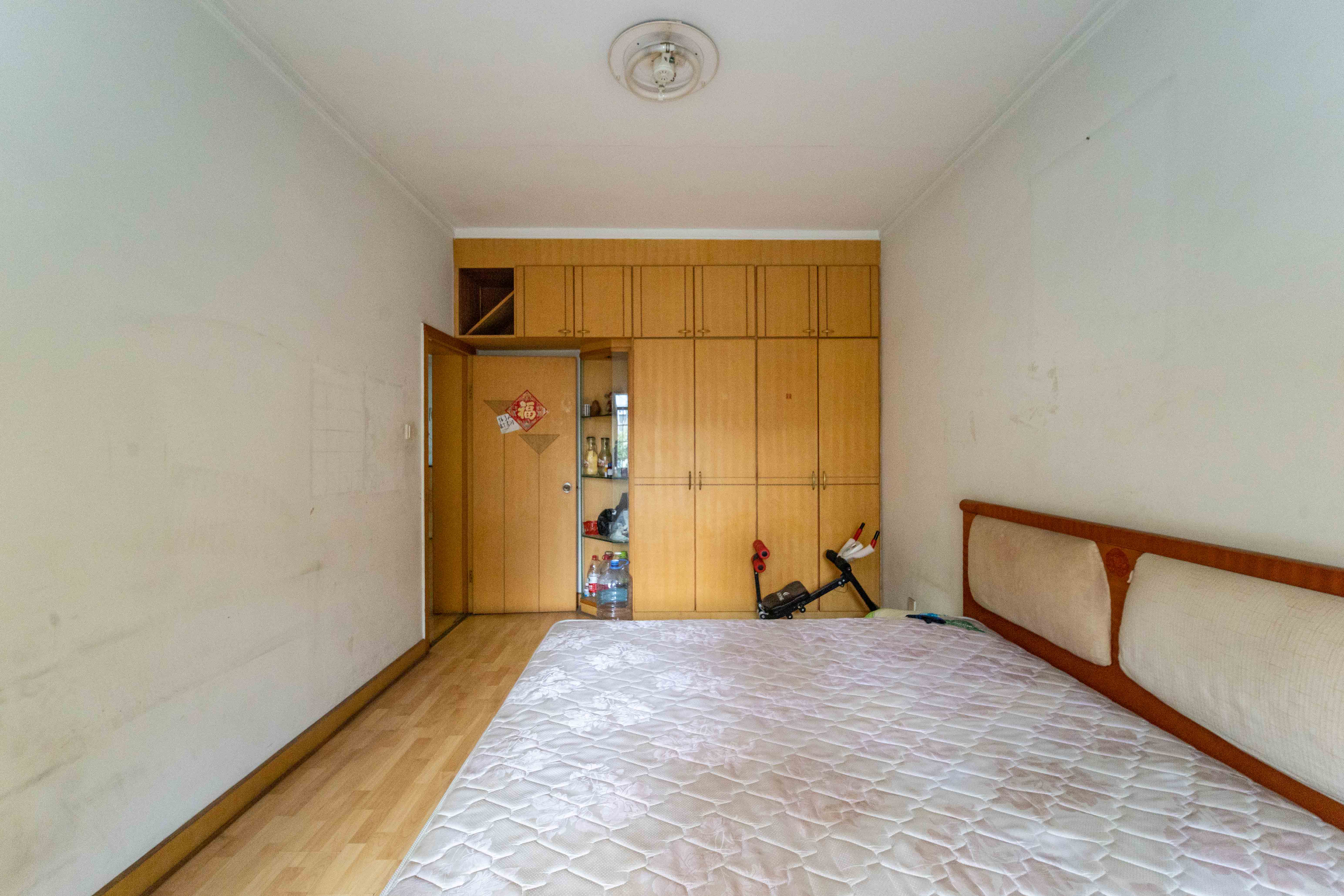 安泰新村  2室2厅1卫   55.00万卧室