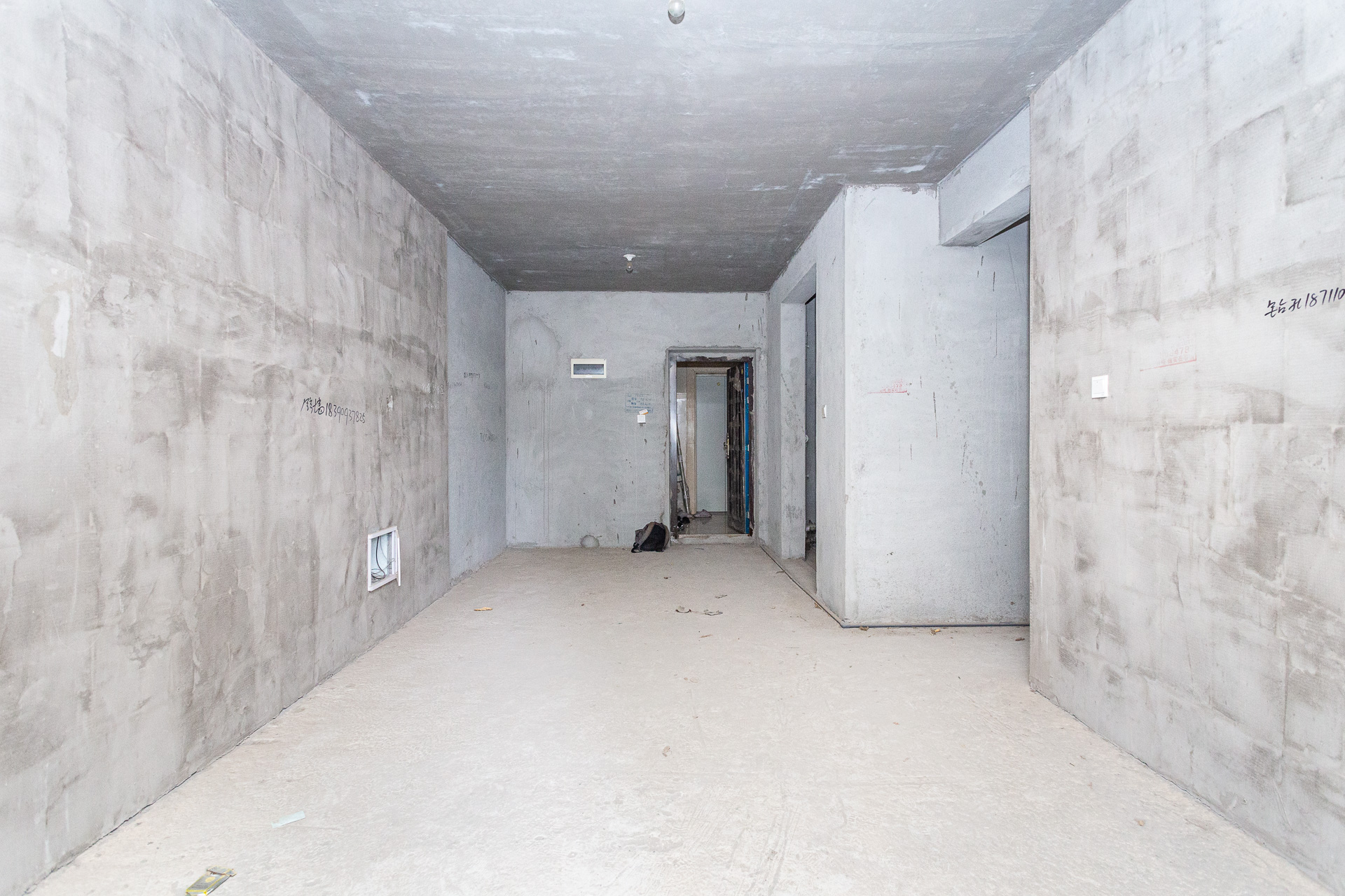 嘉宇银杉(嘉宇西苑) 3室2厅1卫 71.8万 嘉宇银杉(嘉宇西苑) 3室2厅1卫 71.8万客厅