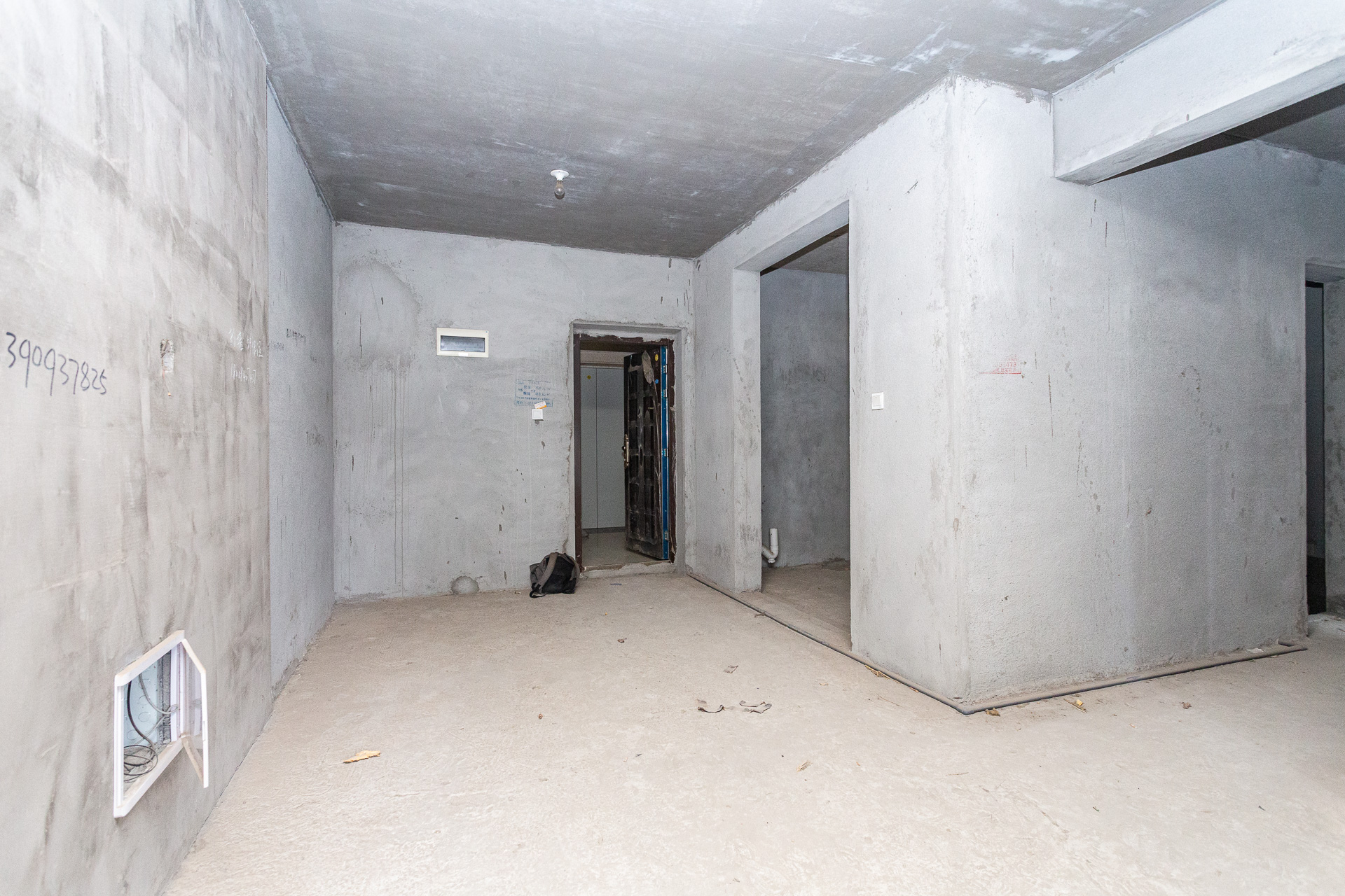 嘉宇银杉(嘉宇西苑) 3室2厅1卫 71.8万 嘉宇银杉(嘉宇西苑) 3室2厅1卫 71.8万客厅